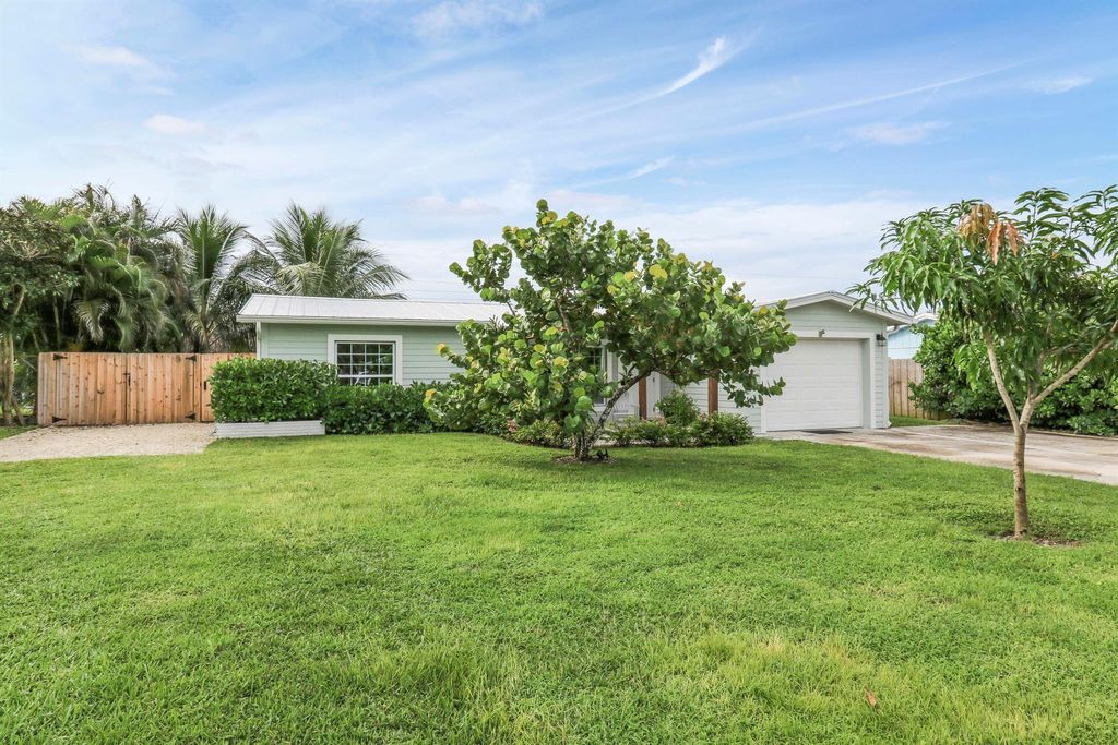 Photo of 7348 SE Bruce Terrace, Hobe Sound, FL 33455 (MLS # R11017364)