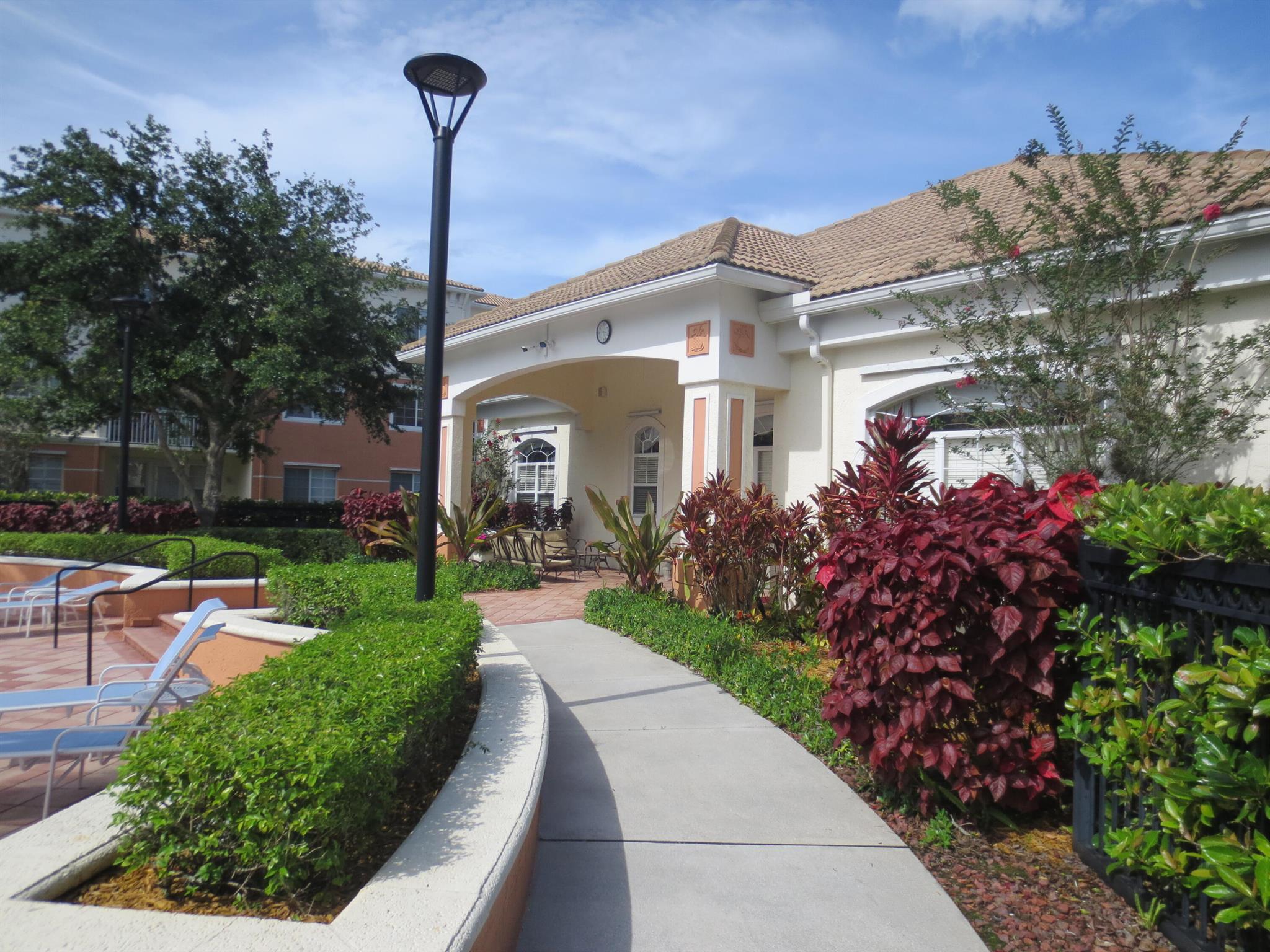 MEZZANO CONDO - Residential Lease