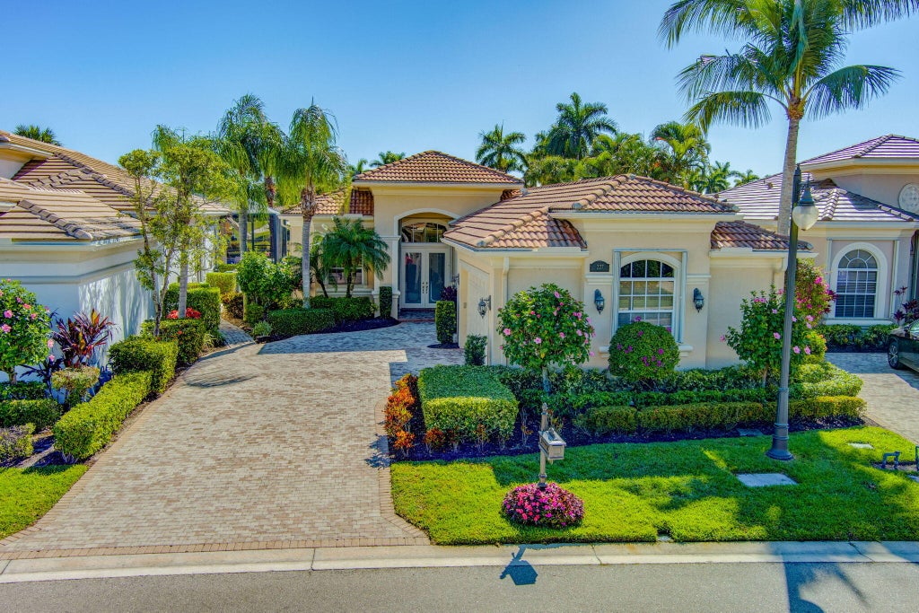 Photo of 227 Porto Vecchio Way, Palm Beach Gardens, FL 33418 (MLS # R11073326)