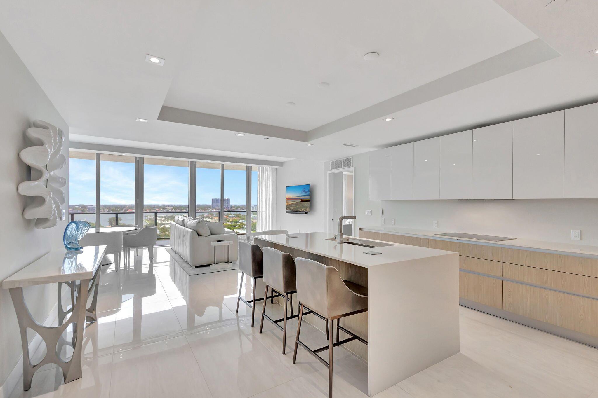 3100 N Ocean Drive P1401