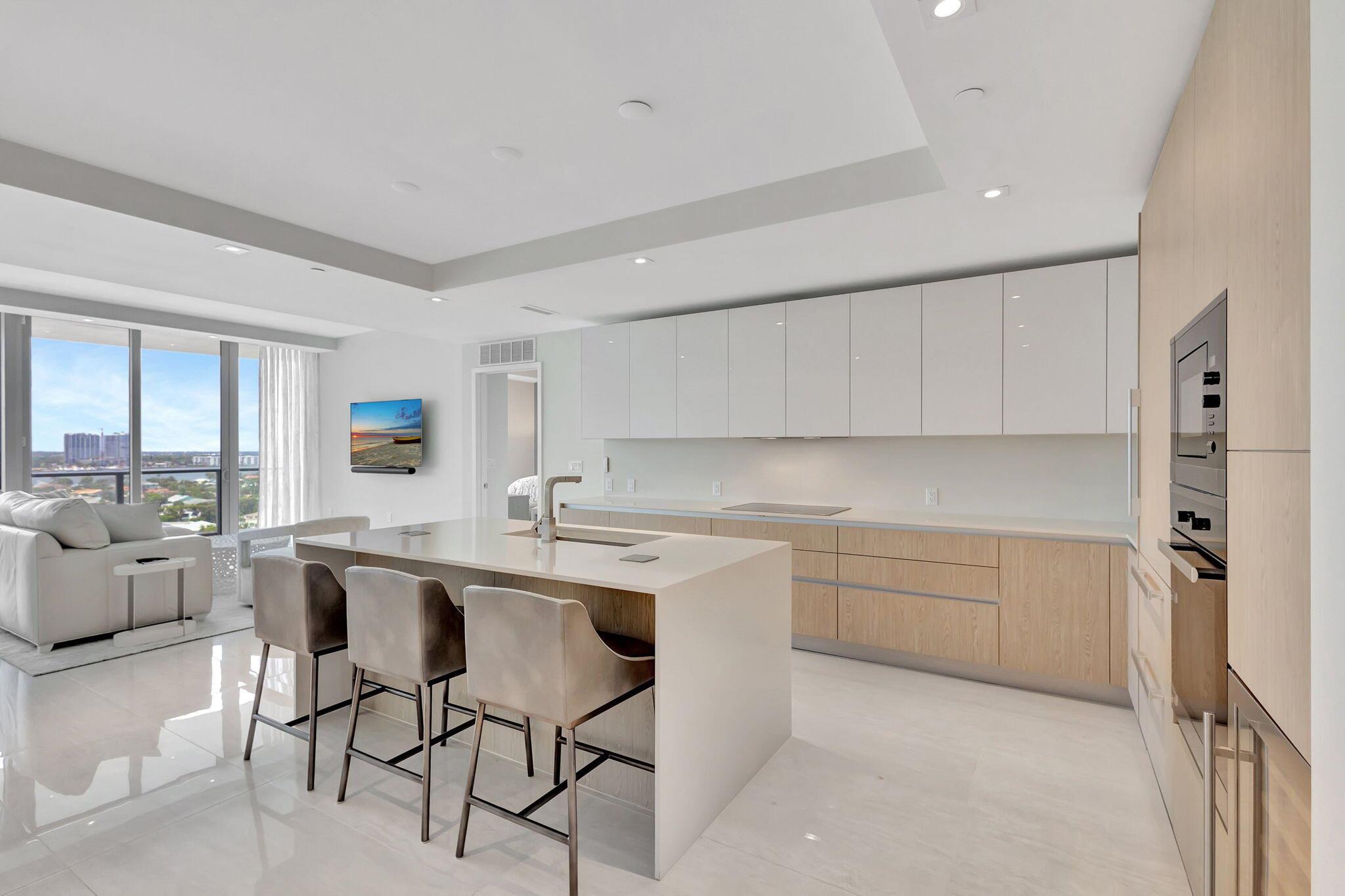 3100 N Ocean Drive P1401