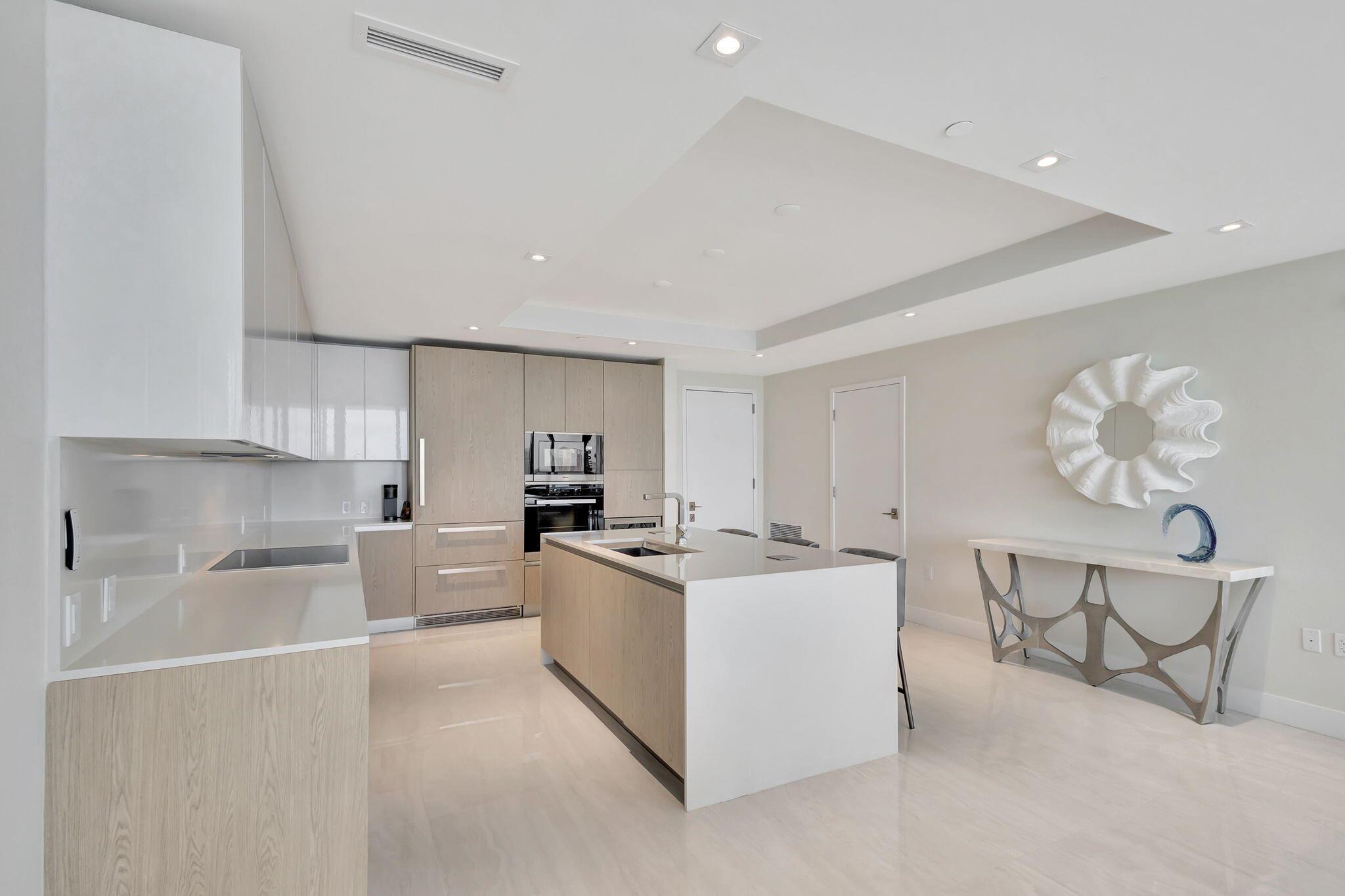 3100 N Ocean Drive P1401