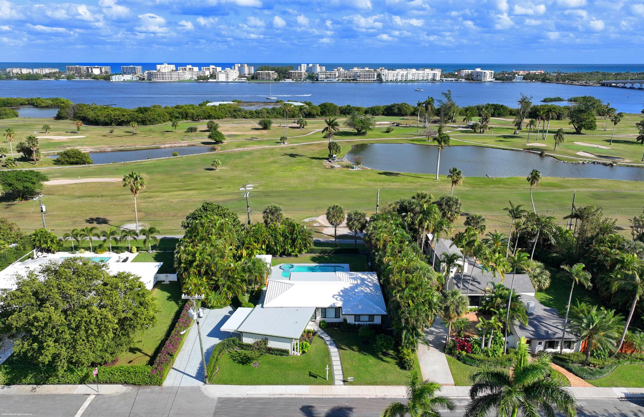 328 N Lakeside Drive