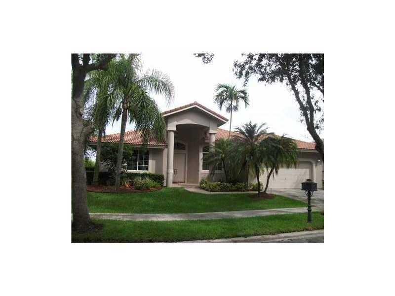 BEAUTIFUL HOUSE IN WESTON HILLS,GORGEOUS LAKE VIEW,TOTALLY REMODELED, MARBLE FLOORS IN LIVING AREA, NEW WOOD FLOORS IN BEDROOMS, PREMIUM OVERSIZE LOT,1 STORY, PRIVATE POOL PATIO, MASTER BEDROOM WITH EXQUISITE POOL-LAKE VIEW AND 2 WALK-IN CLOSETS, ALL BATHROOMS ARE NEW,WITH MARBLE FLOORS-WALLS, WOOD CABINETS, HUGE FAMILY ROOM, BREAKFAST AREA, LAUNDRY ROOM, REMODELED KITCHEN WITH GRANITE COUNTER TOPS & STAINLESS STEEL APPLIANCES, ACCORDION SHUTTERS, LUSH LANDSCAPING, ROMAN TUB, SHOWER AND DUAL SINKS IN MASTER BATHROOM, MUST SEE.......AVAILABLE AUGUST 20th