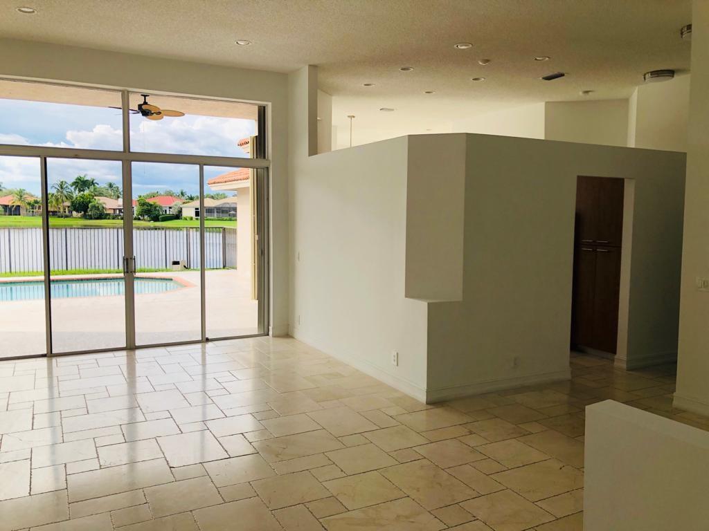 2653 OAKBROOK DR