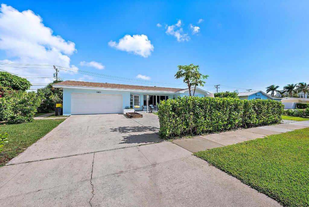 Photo of 409 Lighthouse Drive, North Palm Beach, FL 33408 (MLS # R11158861)