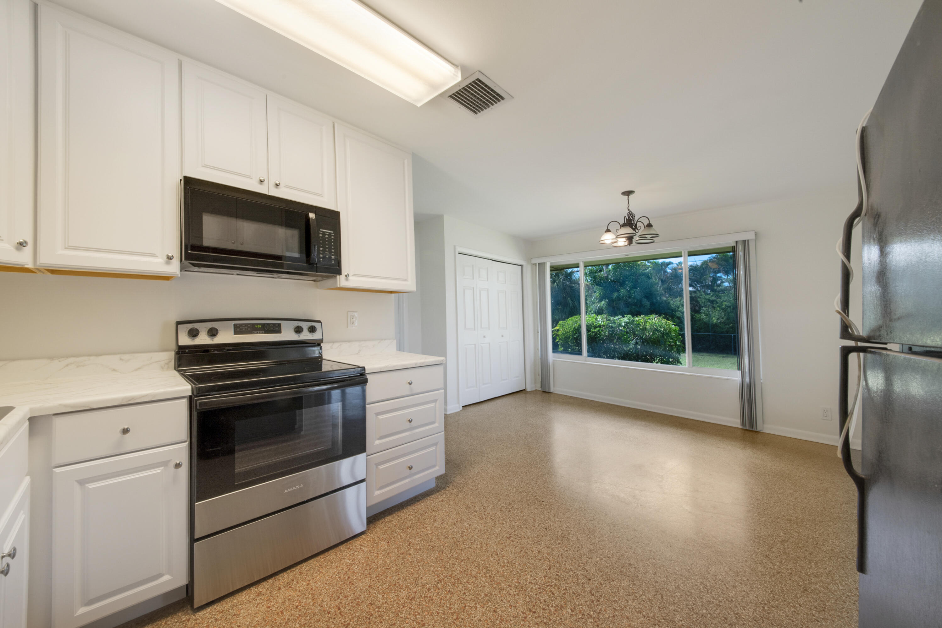 HUB PROPERTIES - Residential Lease