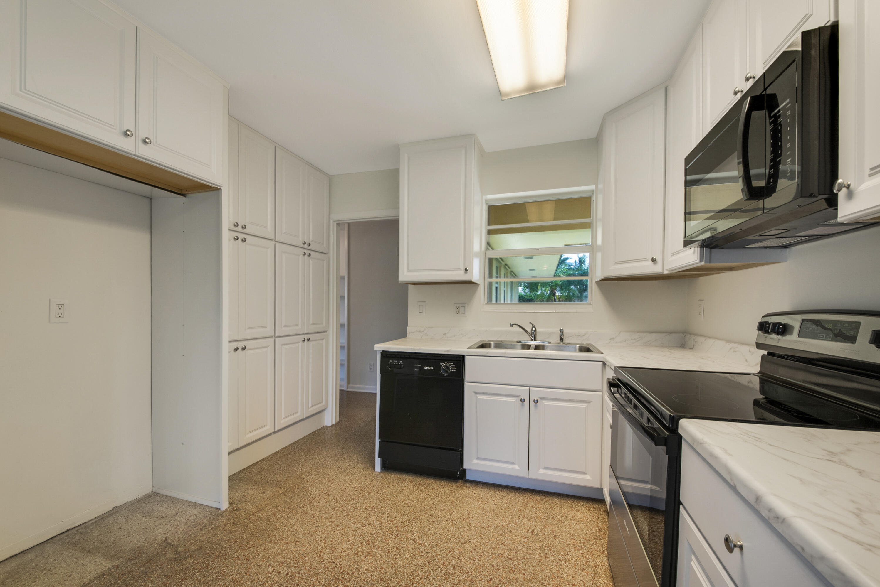 HUB PROPERTIES - Residential Lease