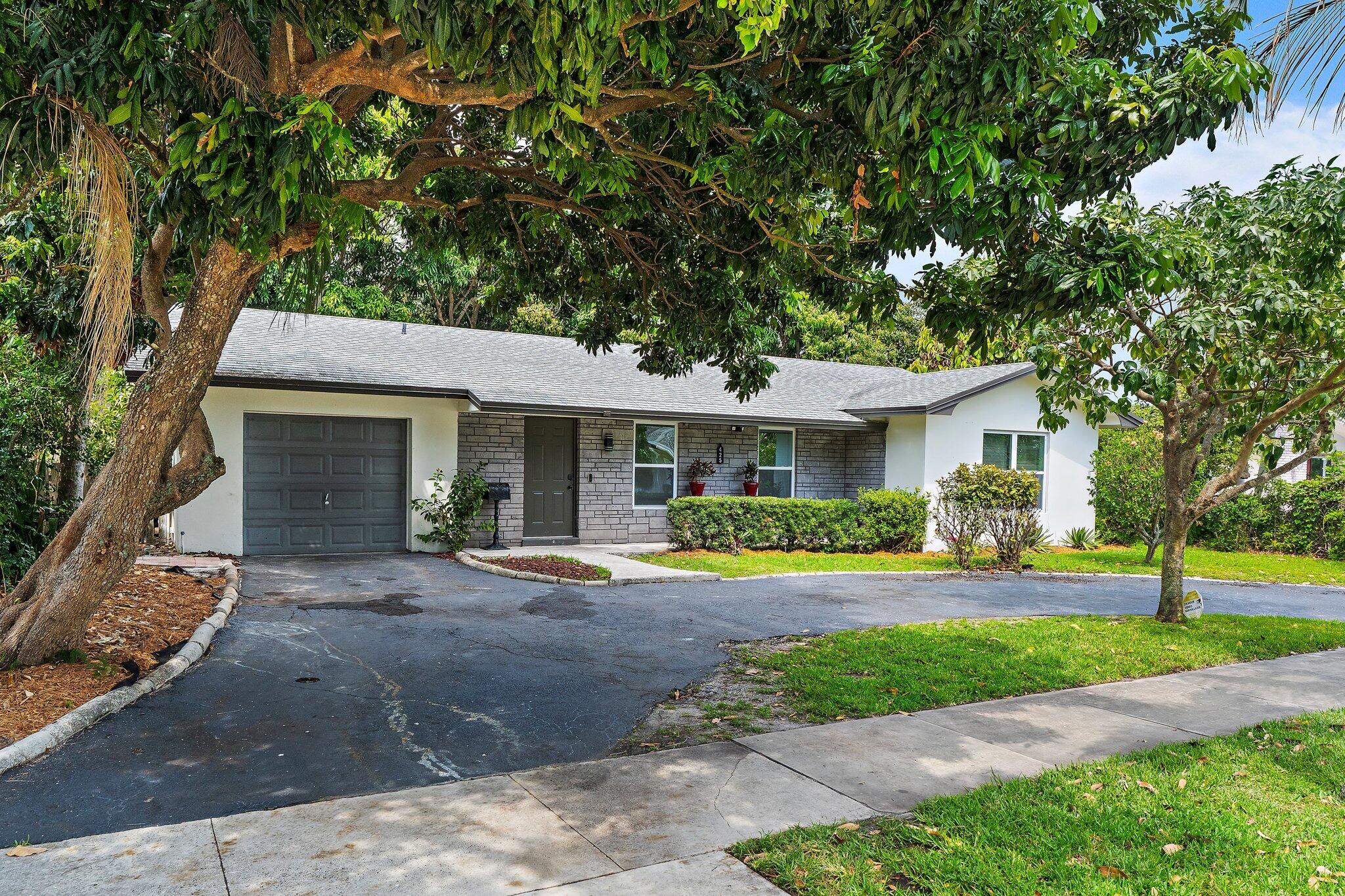 425 Greenbriar Drive