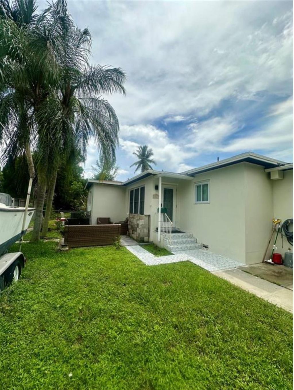 Photo of 2520 Fillmore Street, Hollywood, FL 33020 (MLS # B26027403)