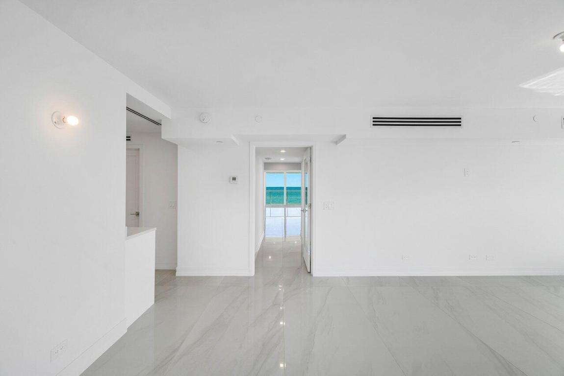 VILLA NOVA CONDO - Residential