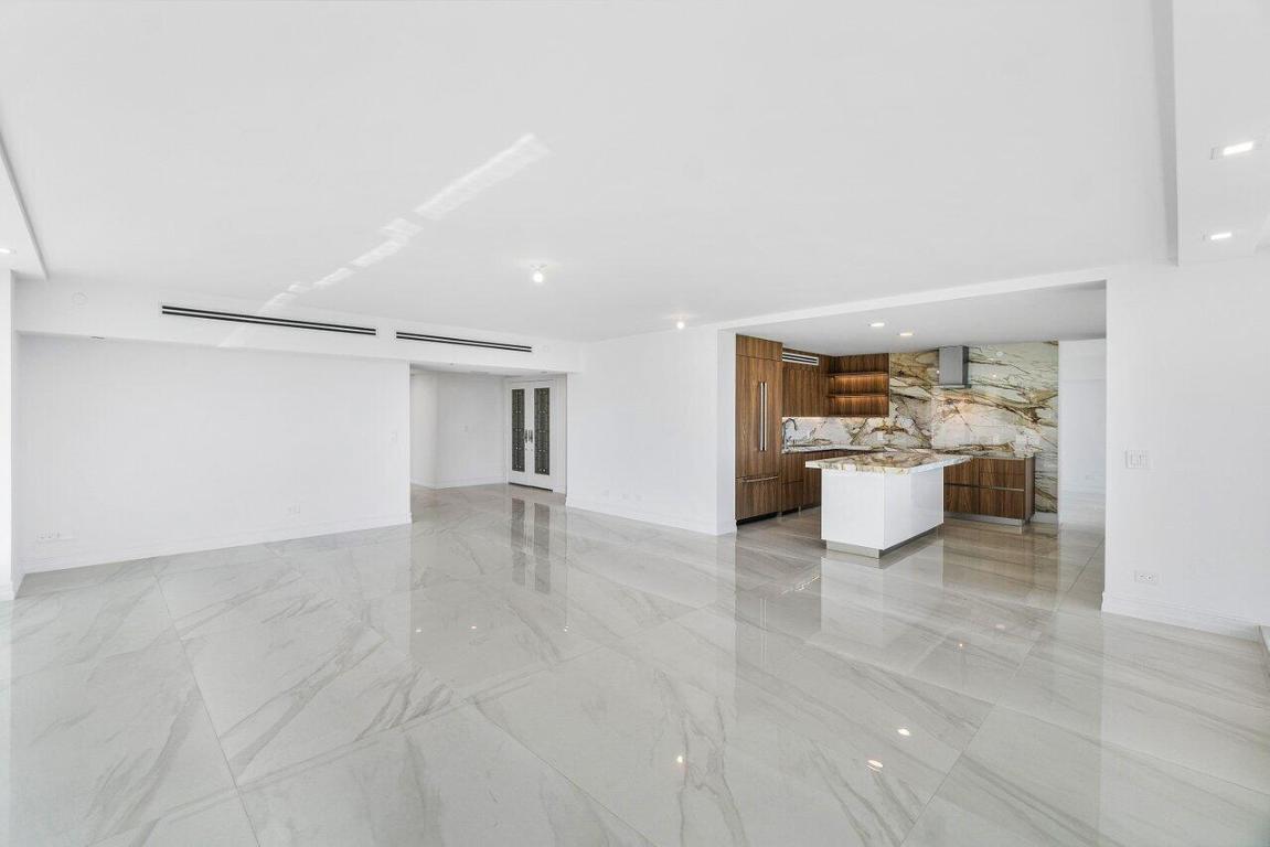 VILLA NOVA CONDO - Residential