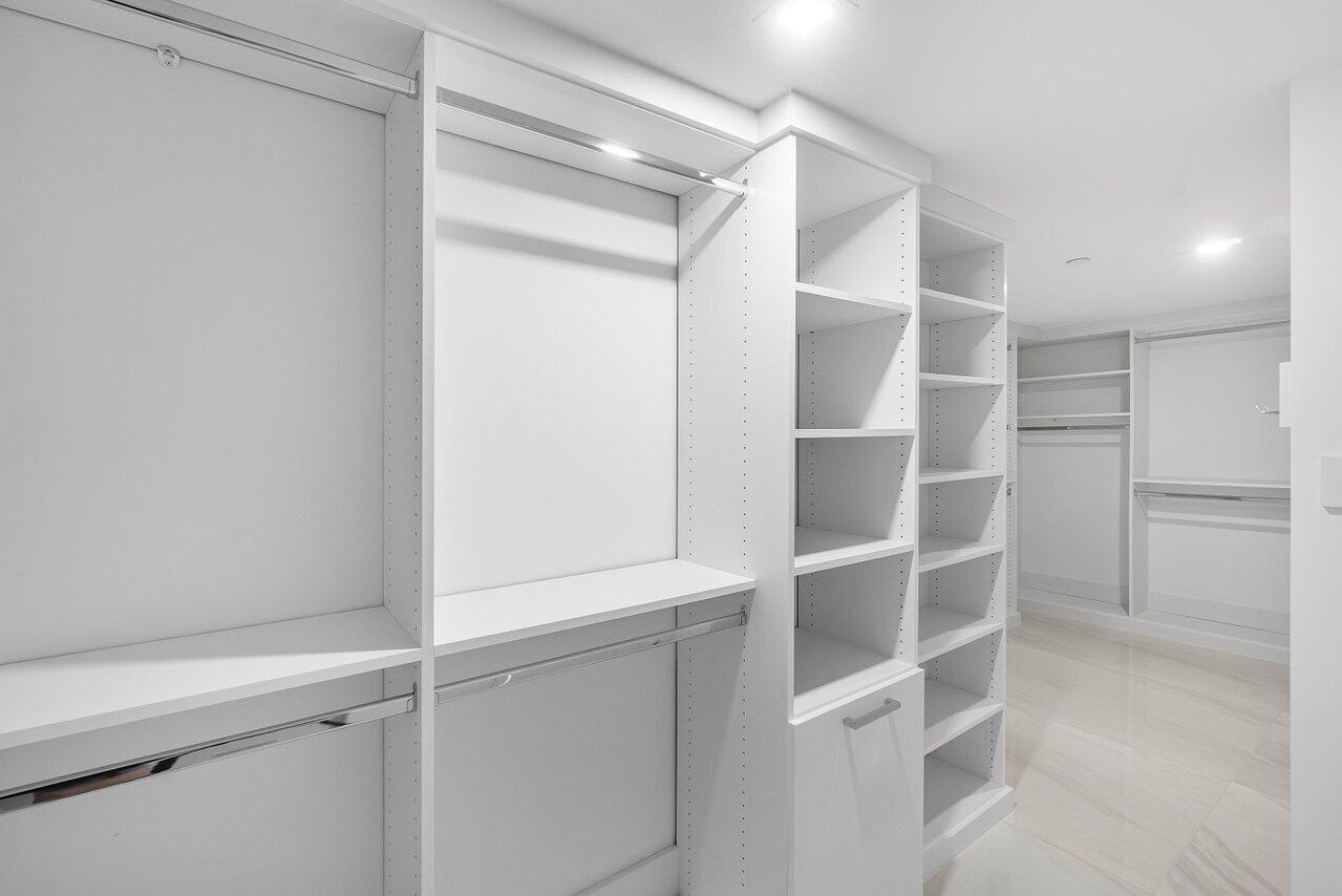 VILLA NOVA CONDO - Residential