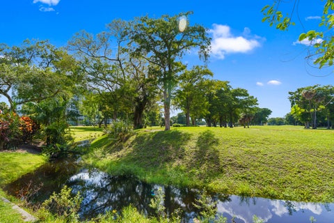 Tiny photo for 625 Oaks Drive #405, Pompano Beach, FL 33069 (MLS # B26049414)