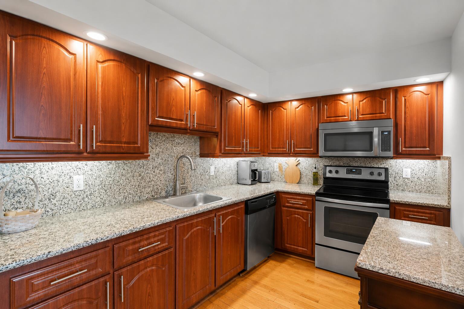 625 Oaks Drive 405, Pompano Beach FL 33069