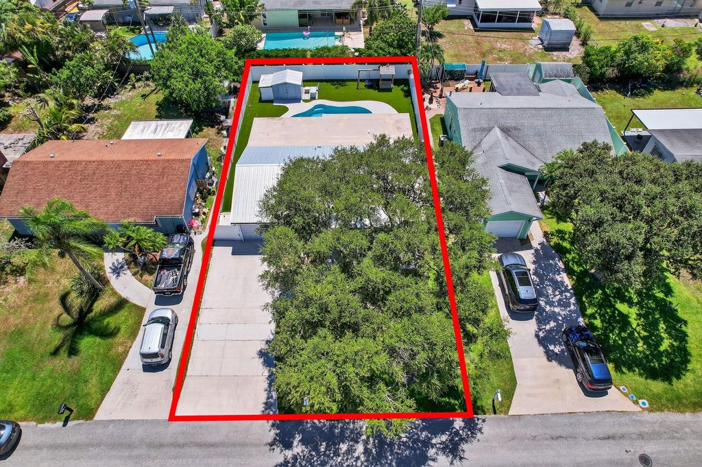 Photo of 516 E Whitney Drive, Jupiter, FL 33458 (MLS # R11116363)