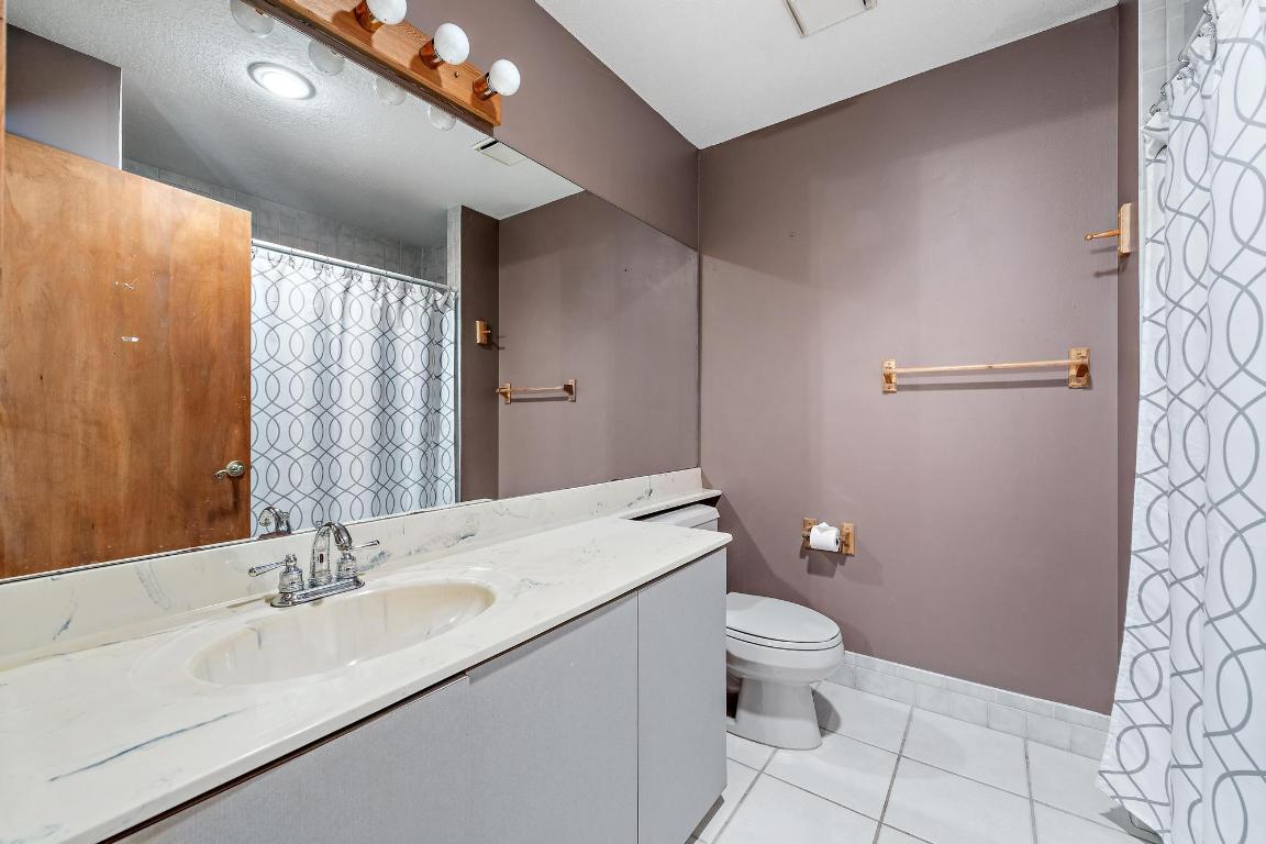 Island Country - Residential