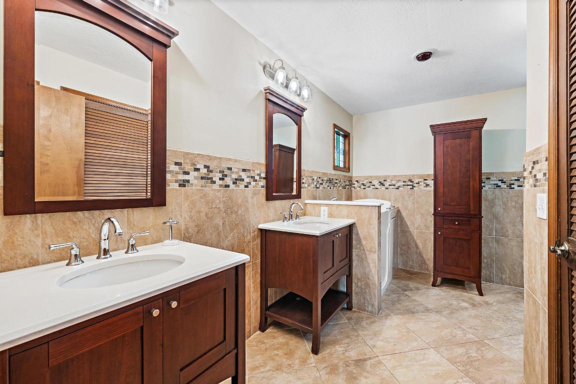 Island Country - Residential