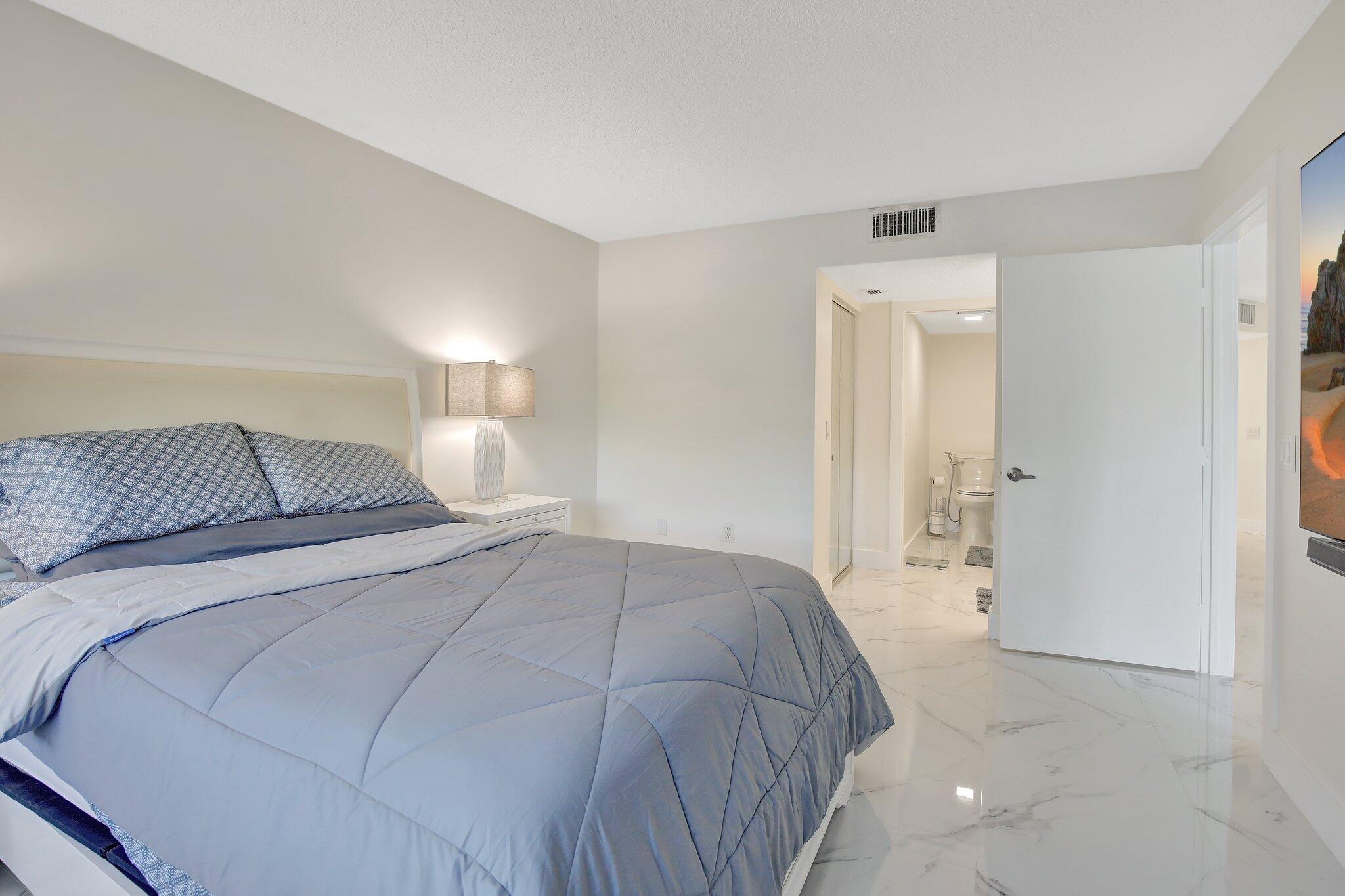 IVANHOE EAST AT CENTURY VILLAGE - Residential