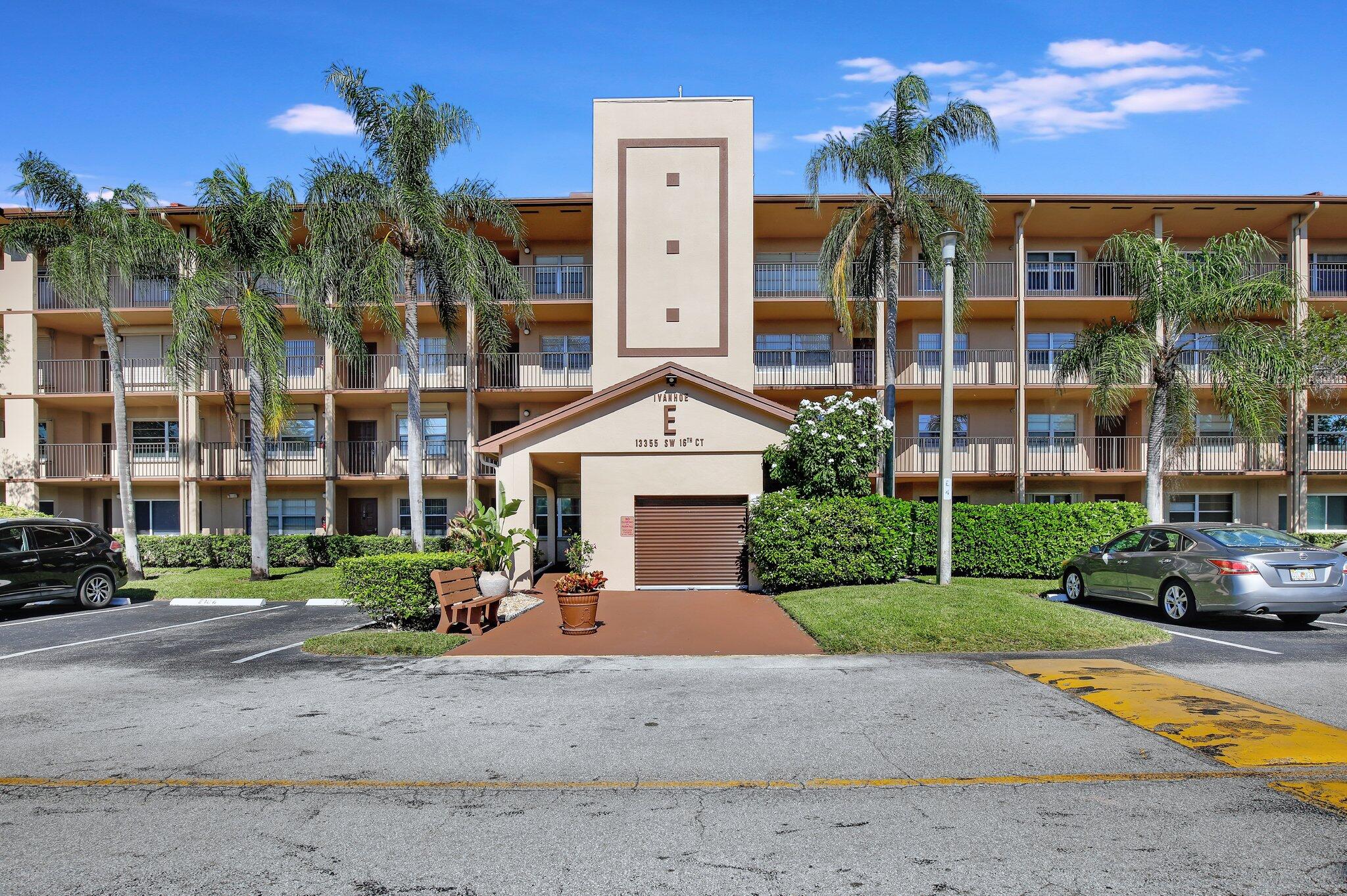 IVANHOE EAST AT CENTURY VILLAGE - Residential