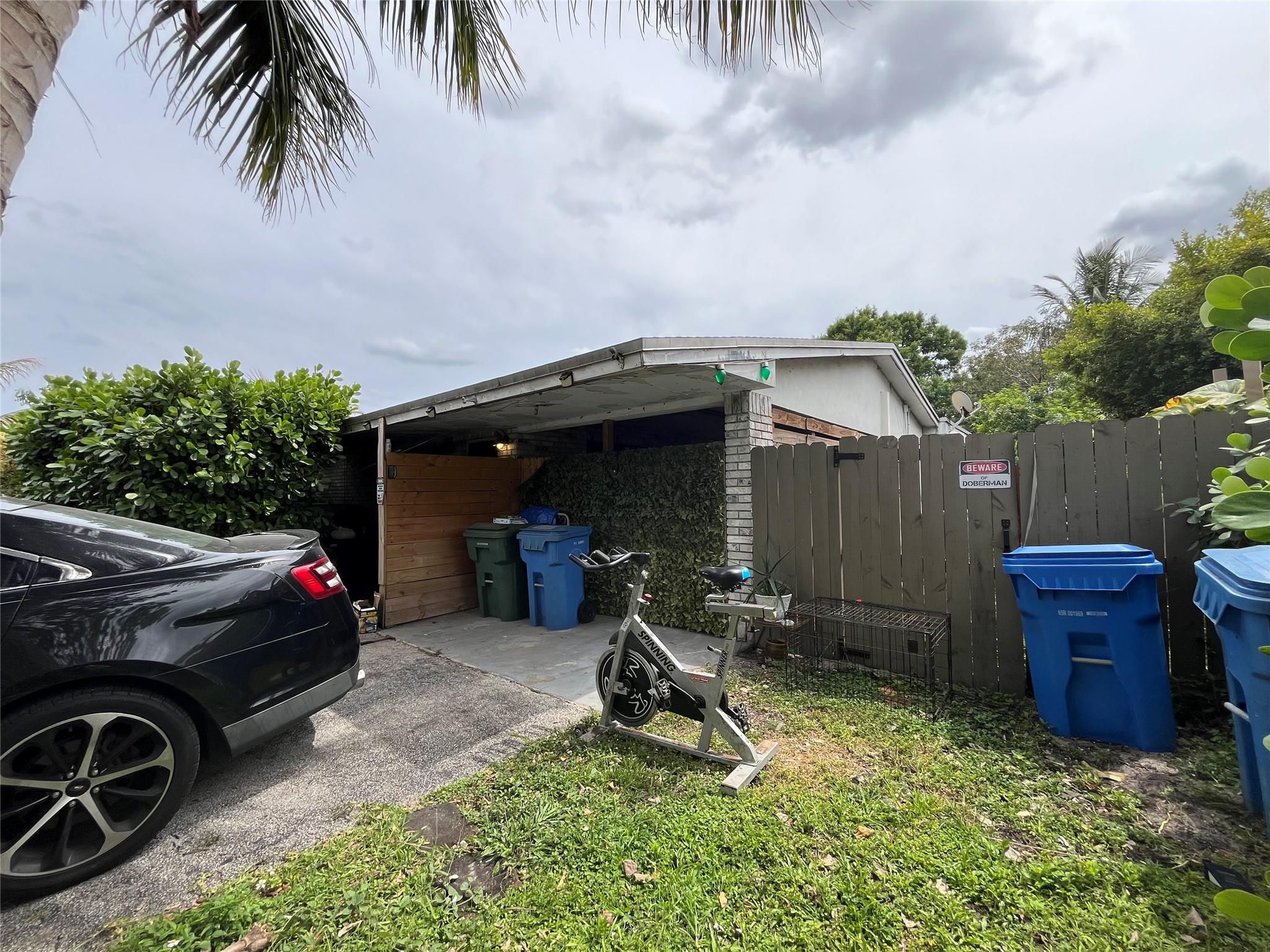 770 NW 40th St