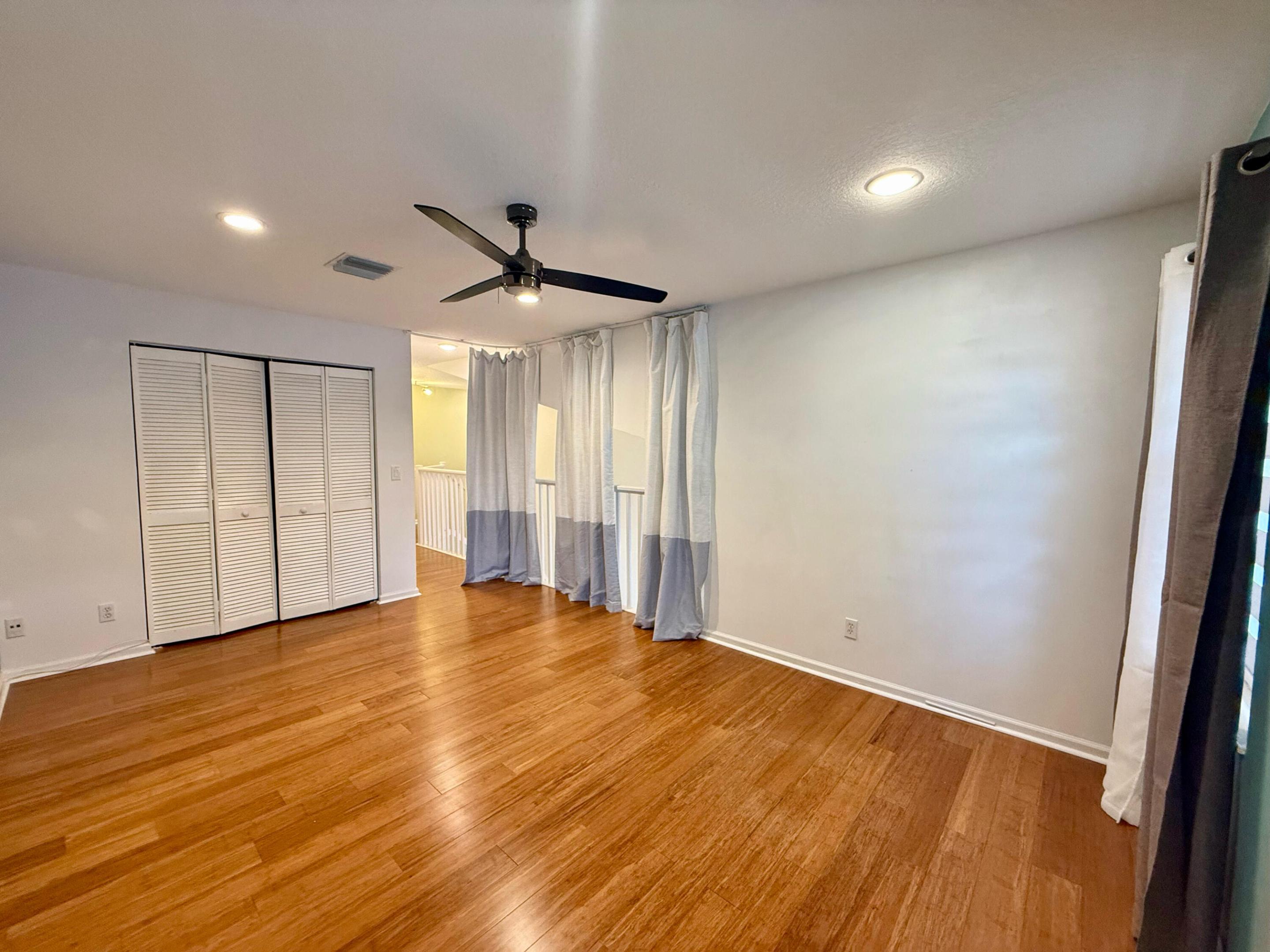 WESTWOOD LAKES - Residential