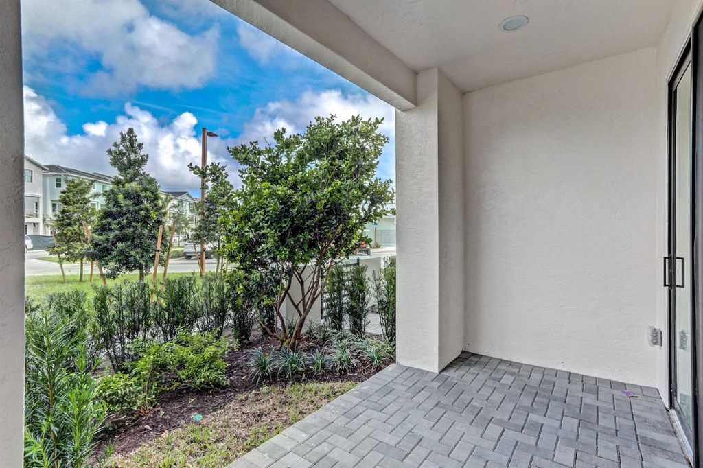 Photo of 5165 Beckman Terrace, Palm Beach Gardens, FL 33418 (MLS # R10997962)
