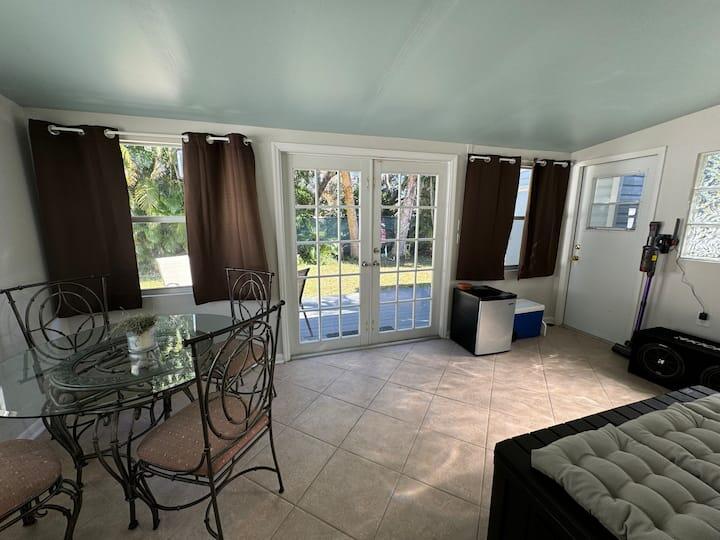 EASTVIEW MANOR - Residential