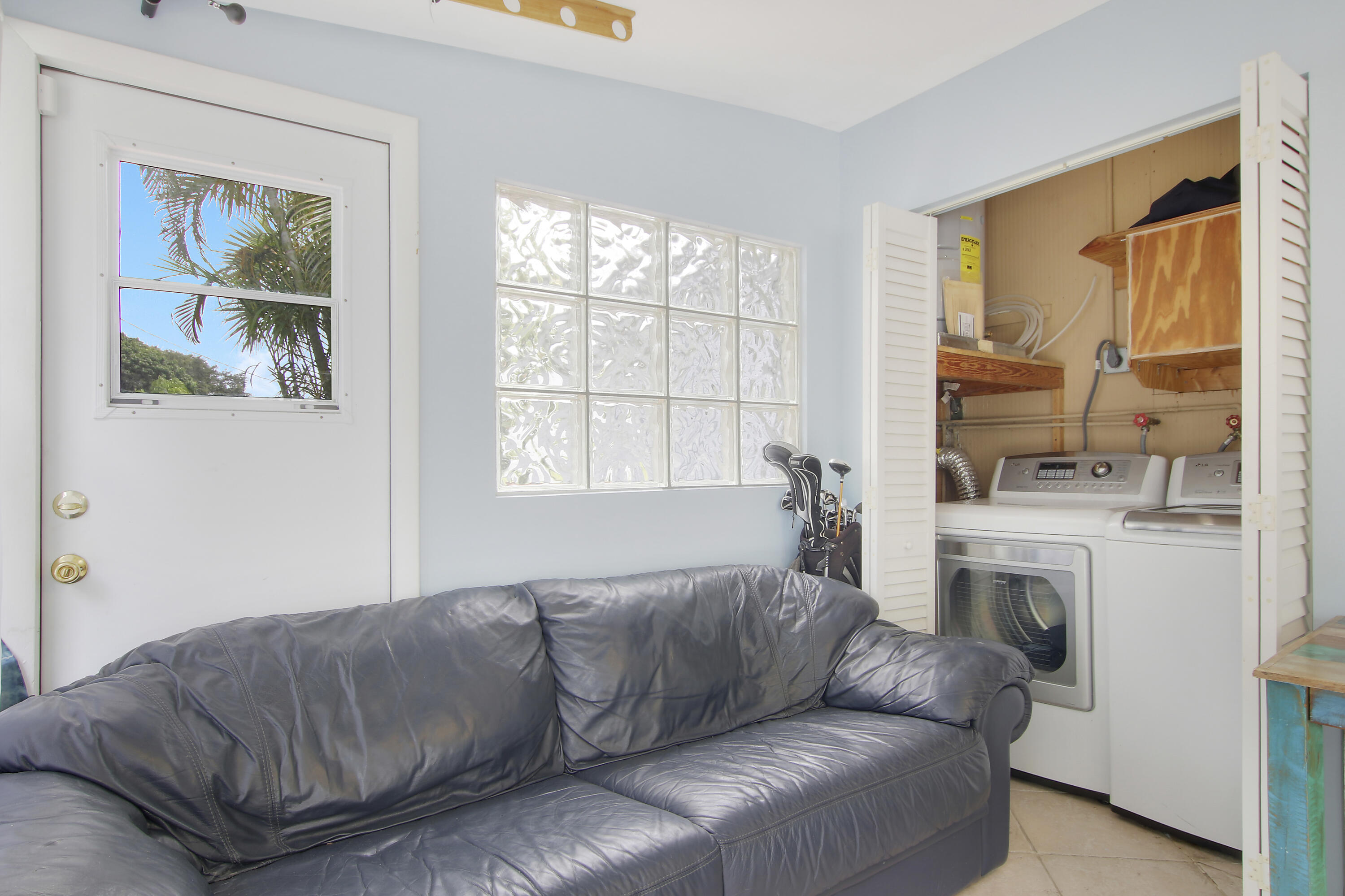 EASTVIEW MANOR - Residential