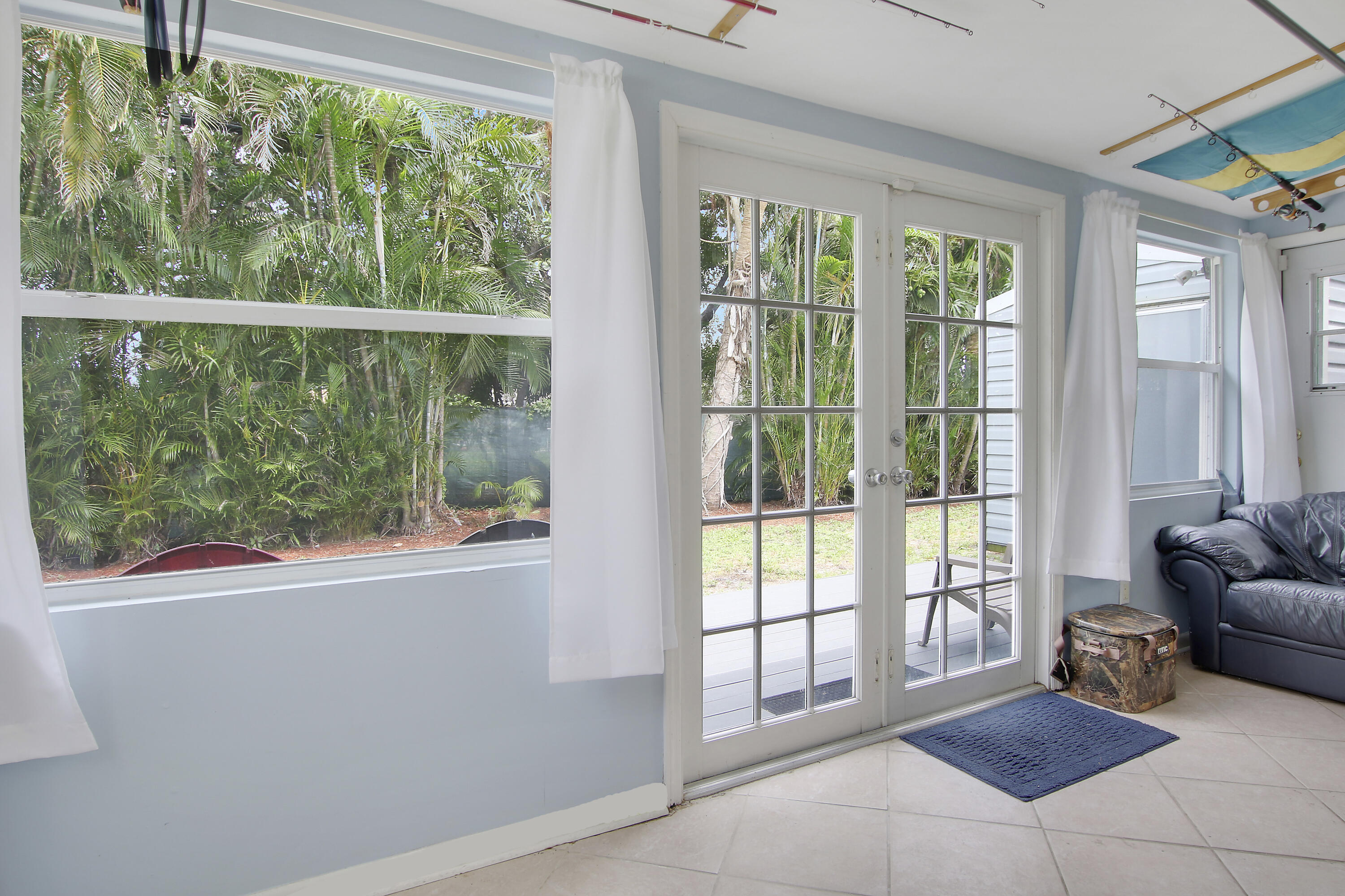 EASTVIEW MANOR - Residential