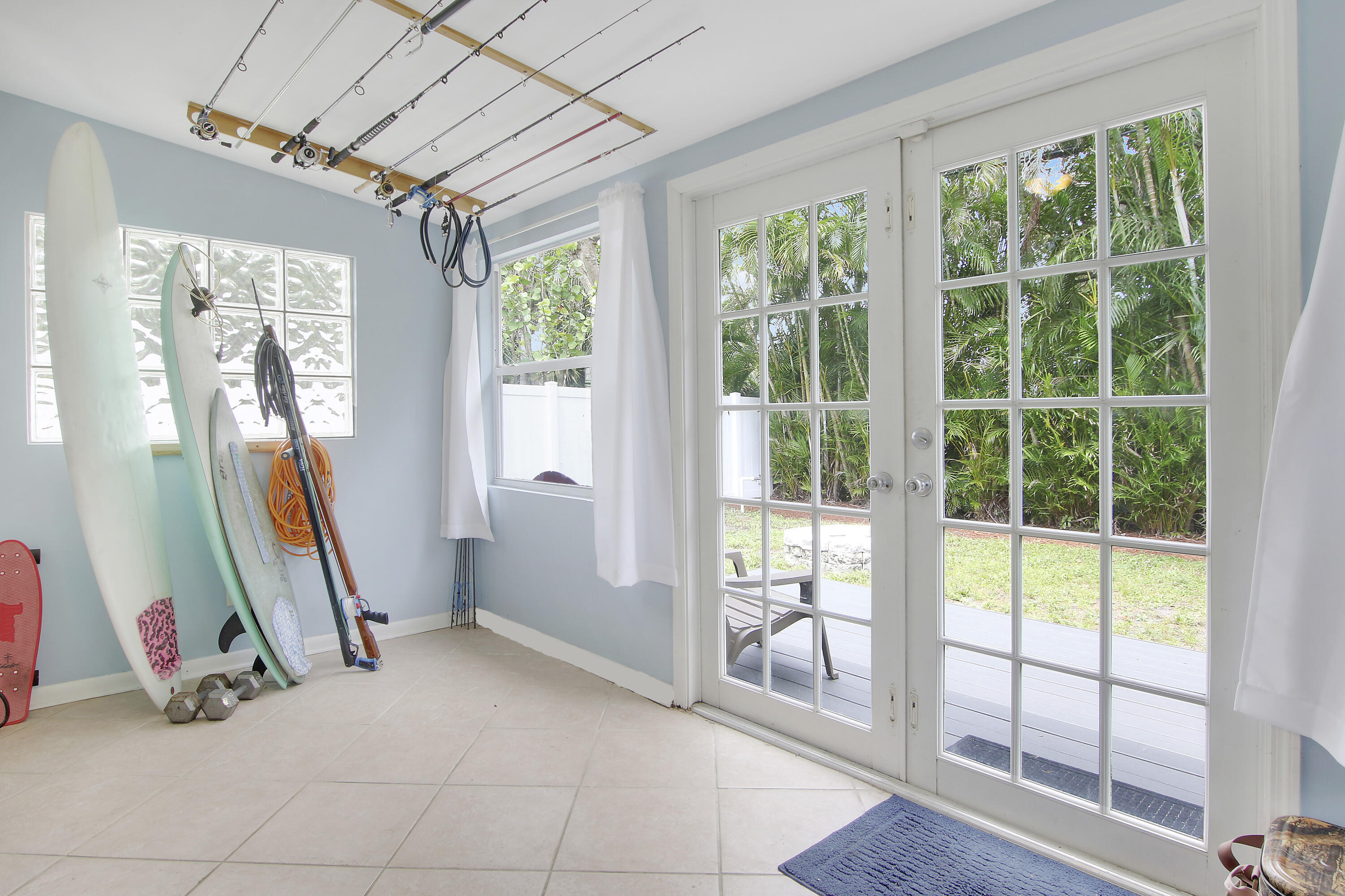 EASTVIEW MANOR - Residential