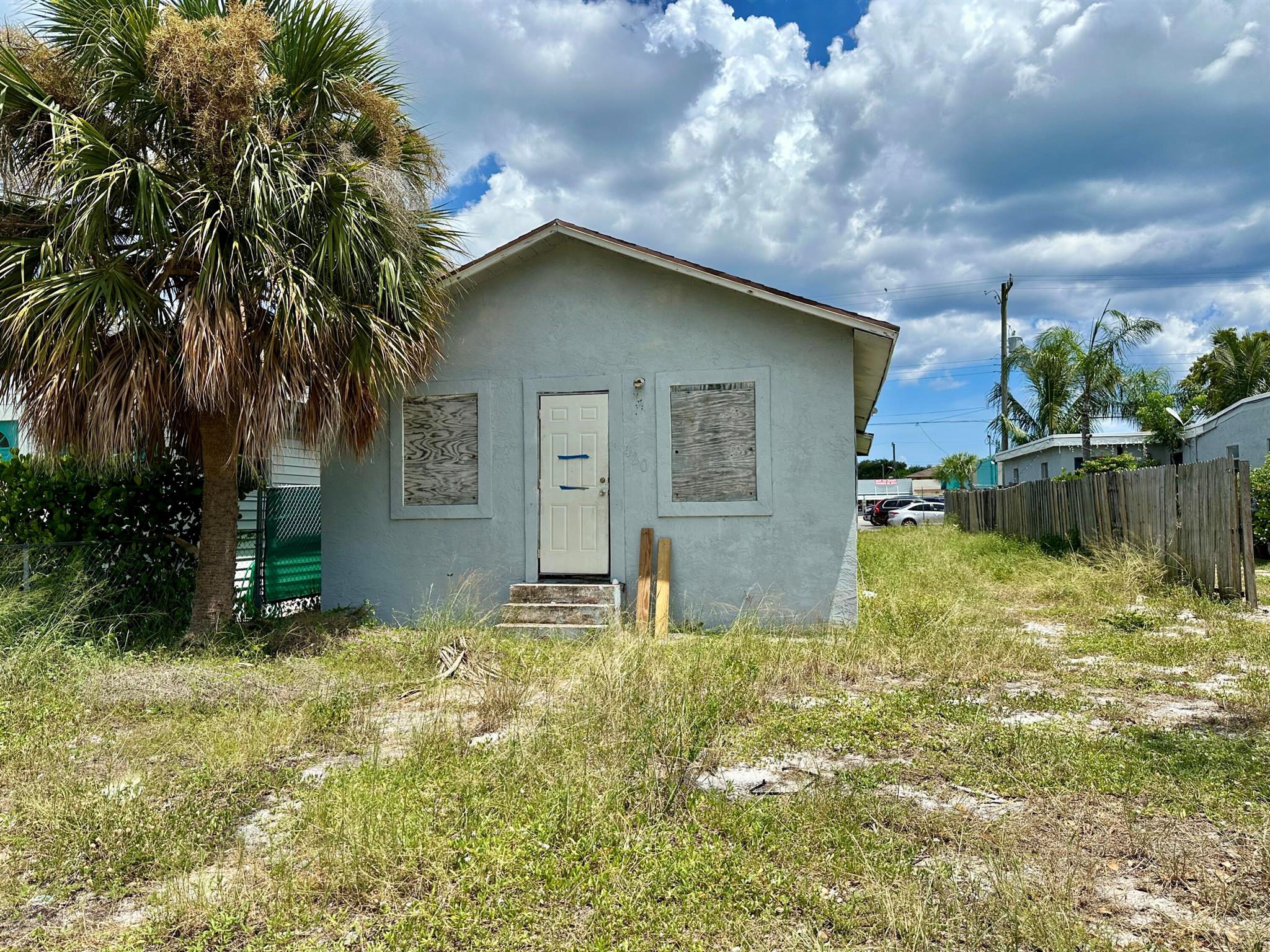 Investor Opportunity / Handyman Special - 420 N H St, Lake Worth BeachDiscover the perfect project in the heart of Lake Worth Beach: 420 N H St. This property presents an appealing opportunity for investors or handy professionals. It's ready for either a full-scale remodel and resale, or can serve as a prime redevelopment site for new construction.Please note: The property is subject to existing liens and code violations. A comprehensive lien and violation report can be provided upon request.reach out if you'd like additional details or have any questions.