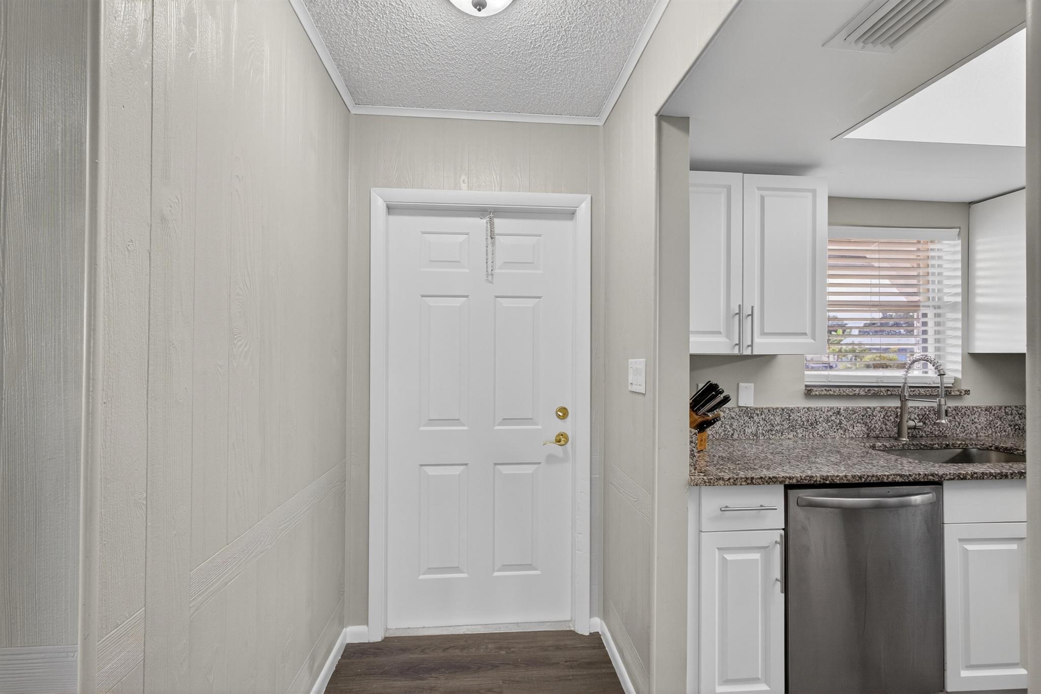 PORNAT ST LUCIE SECTION 6 - Residential Lease