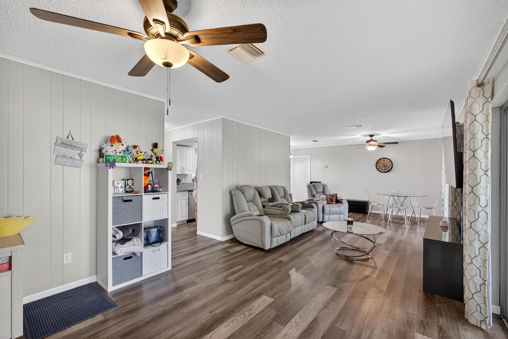 PORNAT ST LUCIE SECTION 6 - Residential Lease