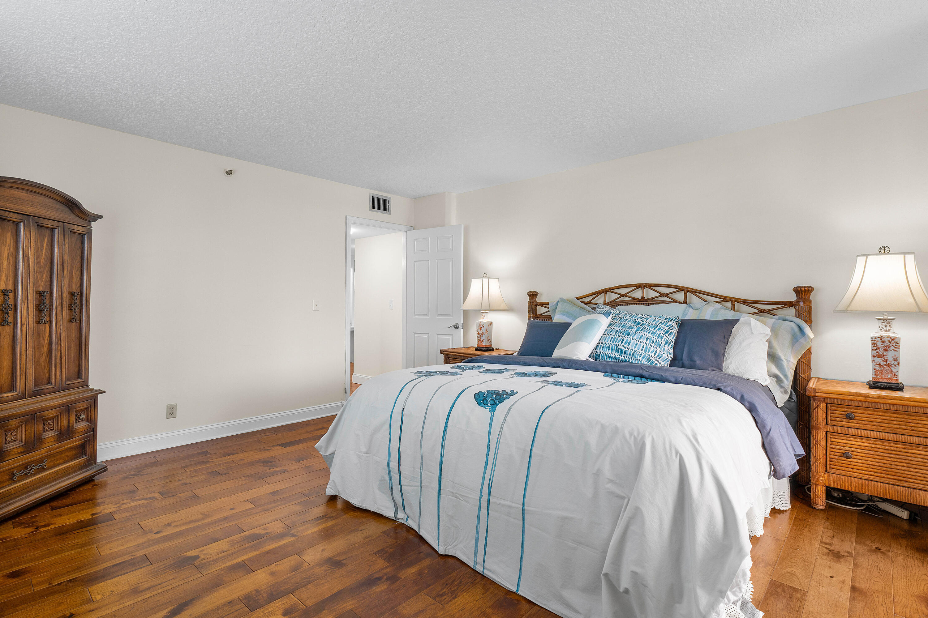 SANDPOINTE BAY CONDO - Residential
