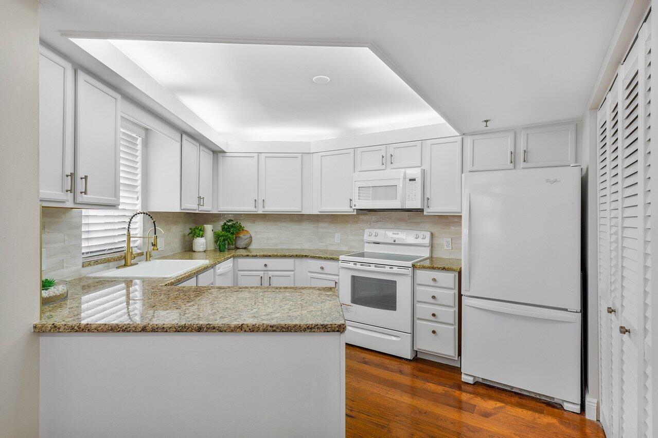 SANDPOINTE BAY CONDO - Residential