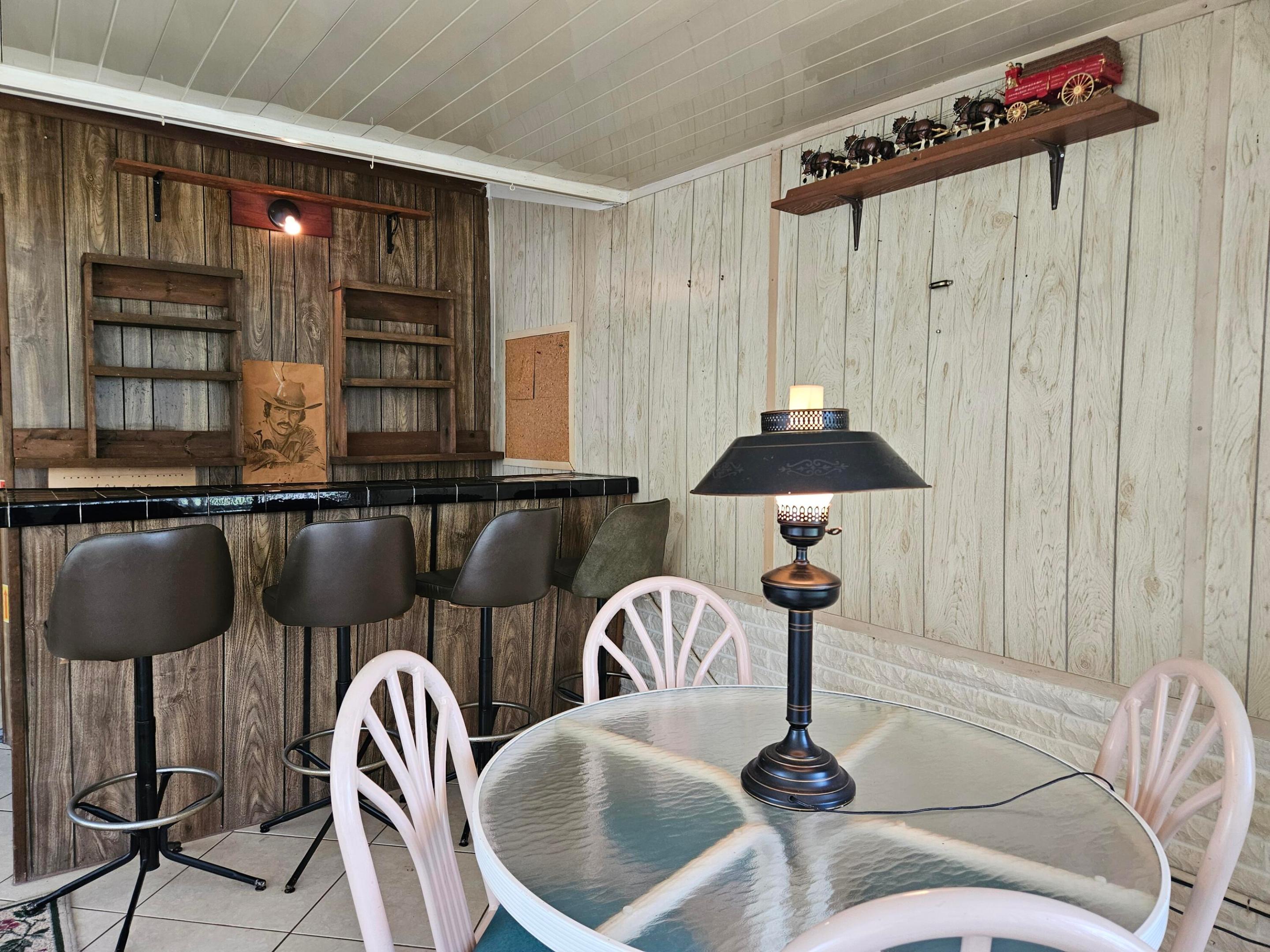 LAKE WORTH HILLS - Residential