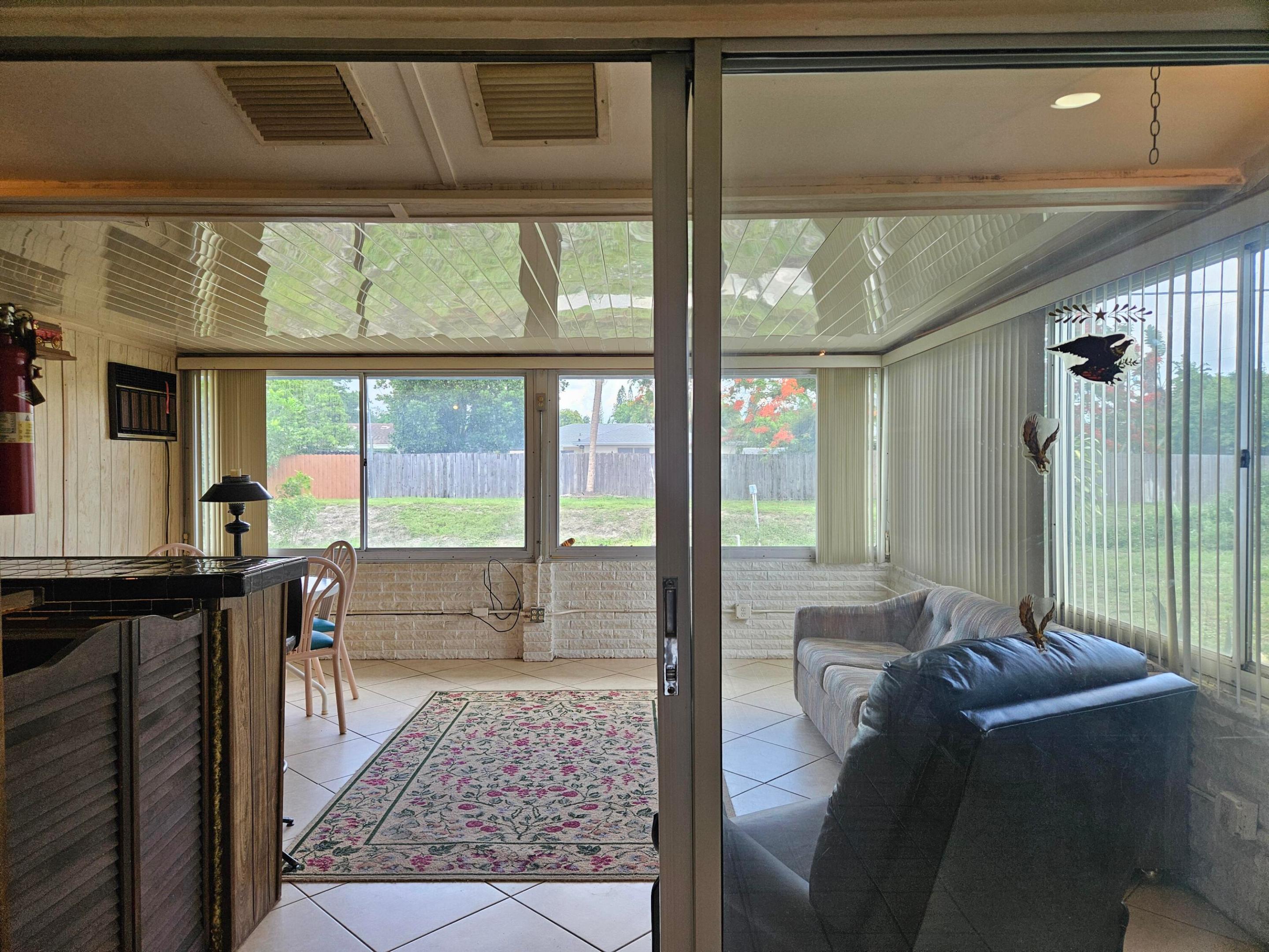 LAKE WORTH HILLS - Residential