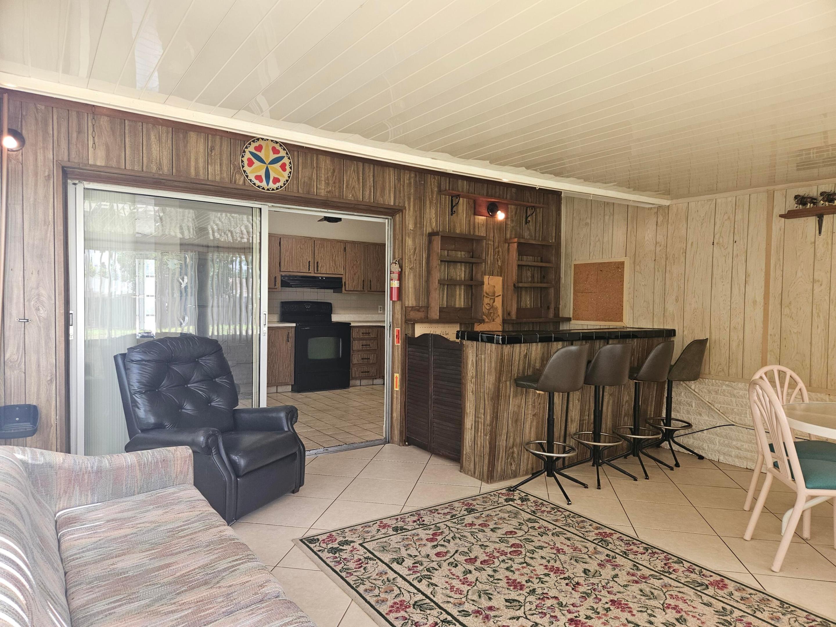 LAKE WORTH HILLS - Residential