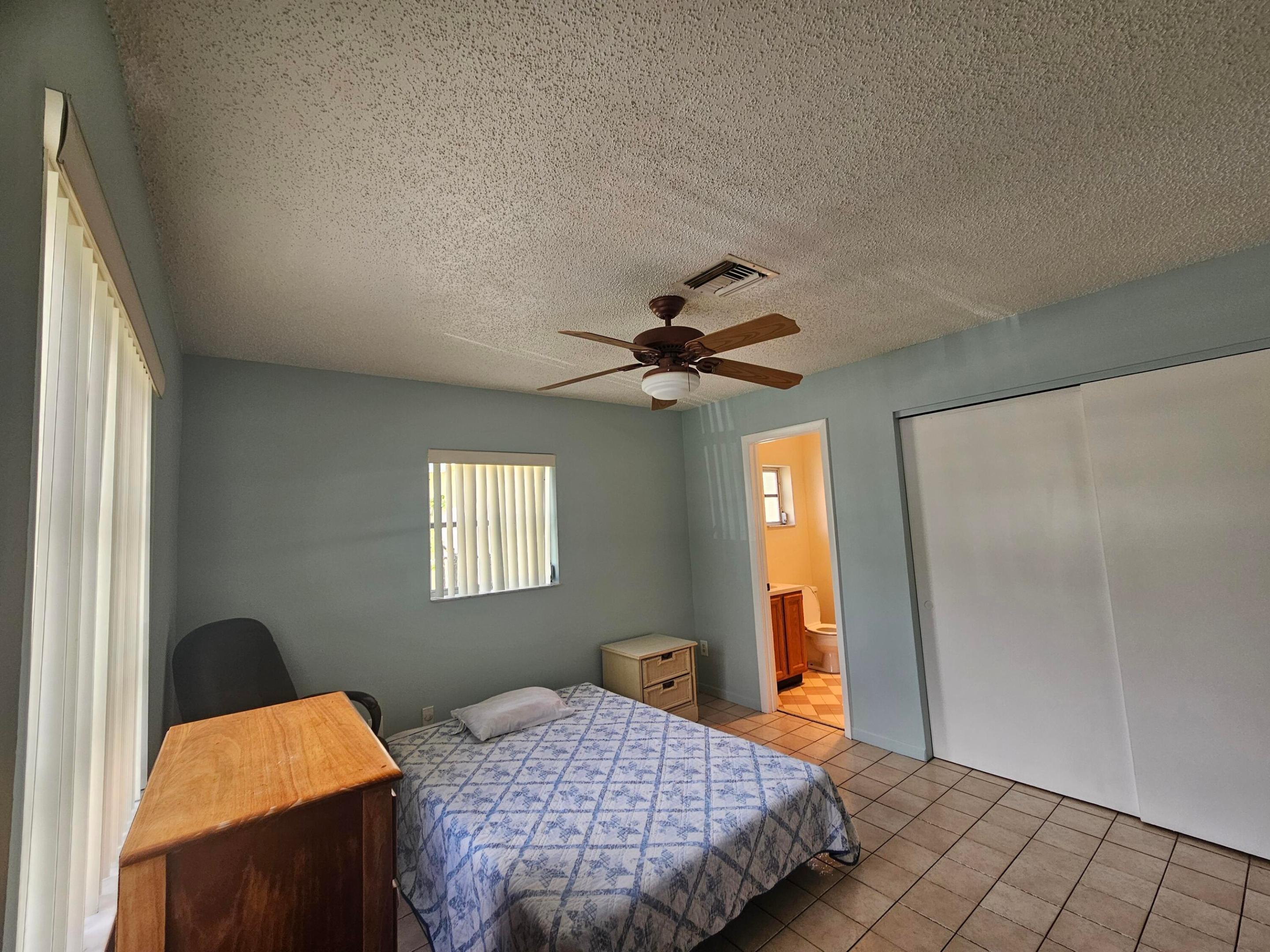 LAKE WORTH HILLS - Residential