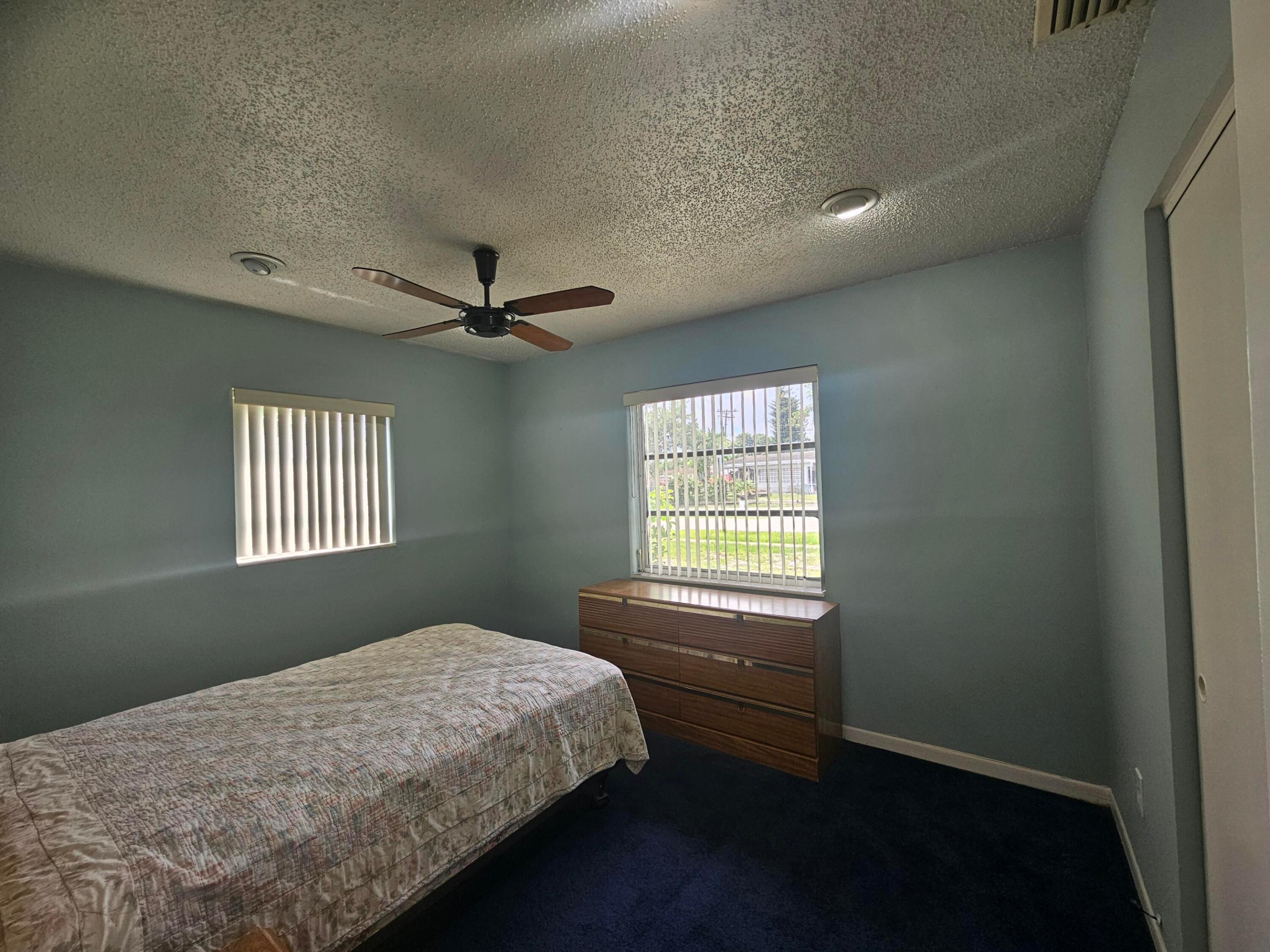 LAKE WORTH HILLS - Residential