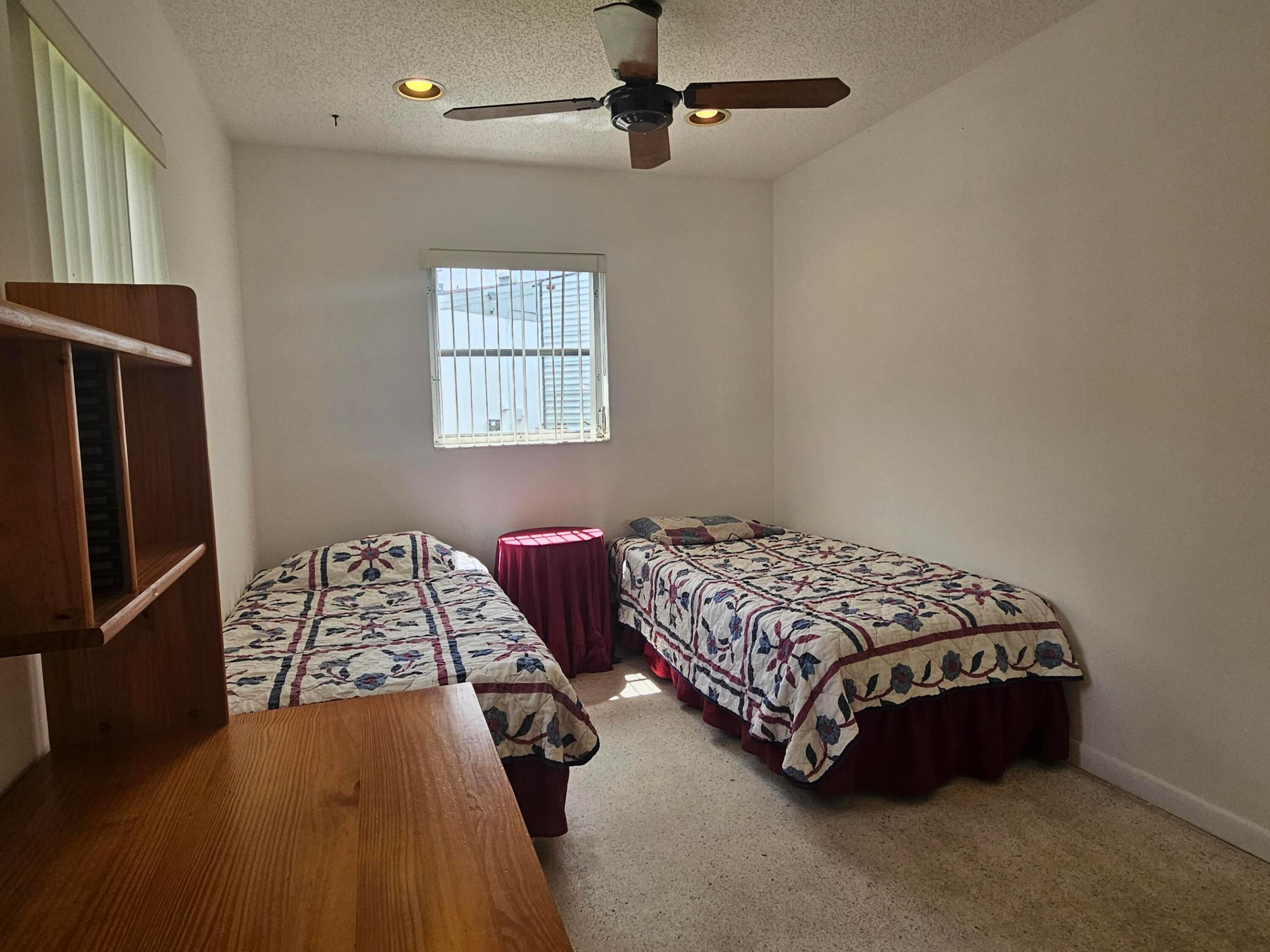 LAKE WORTH HILLS - Residential