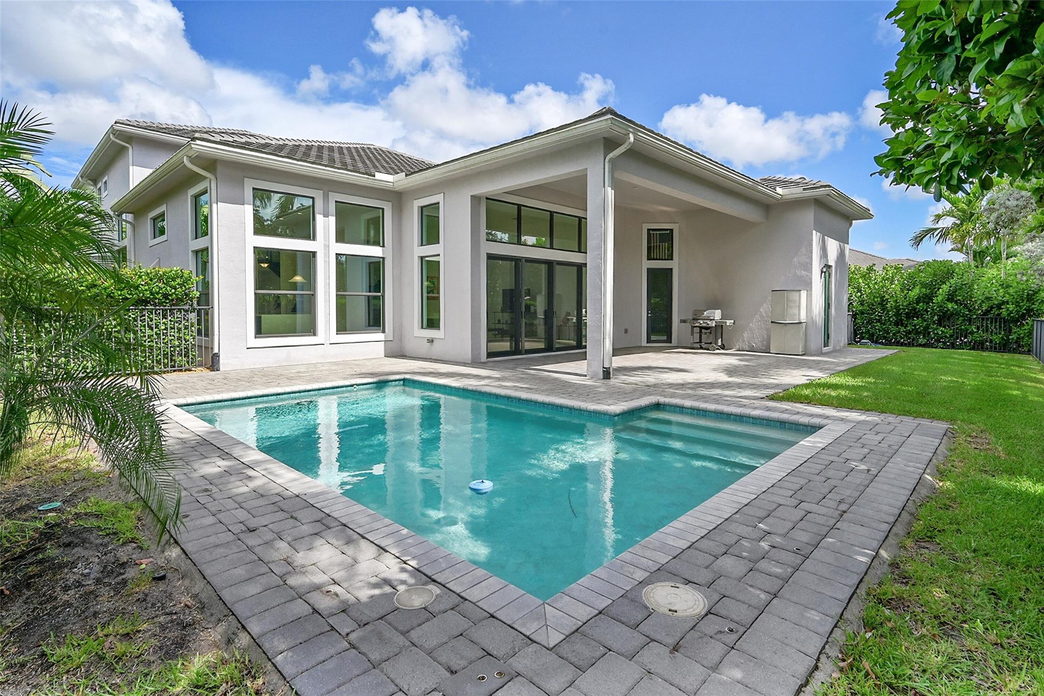 ROYAL PALM POLO PLAT - Residential