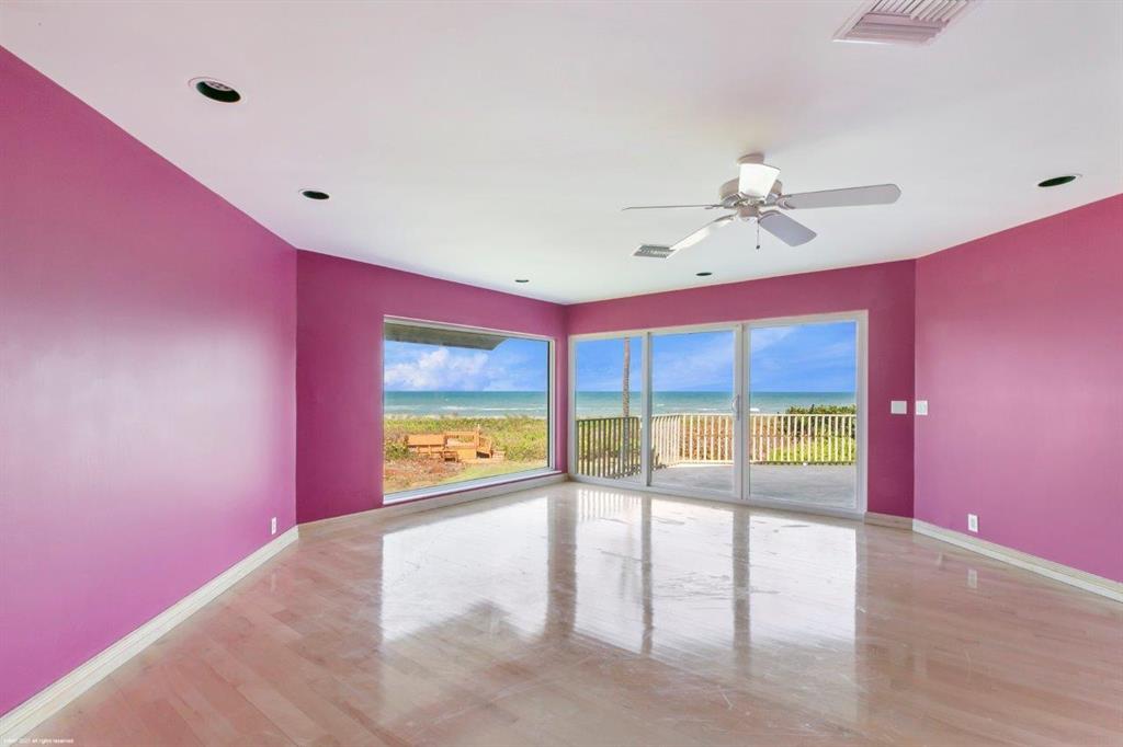 JUPITER ISLAND - Residential