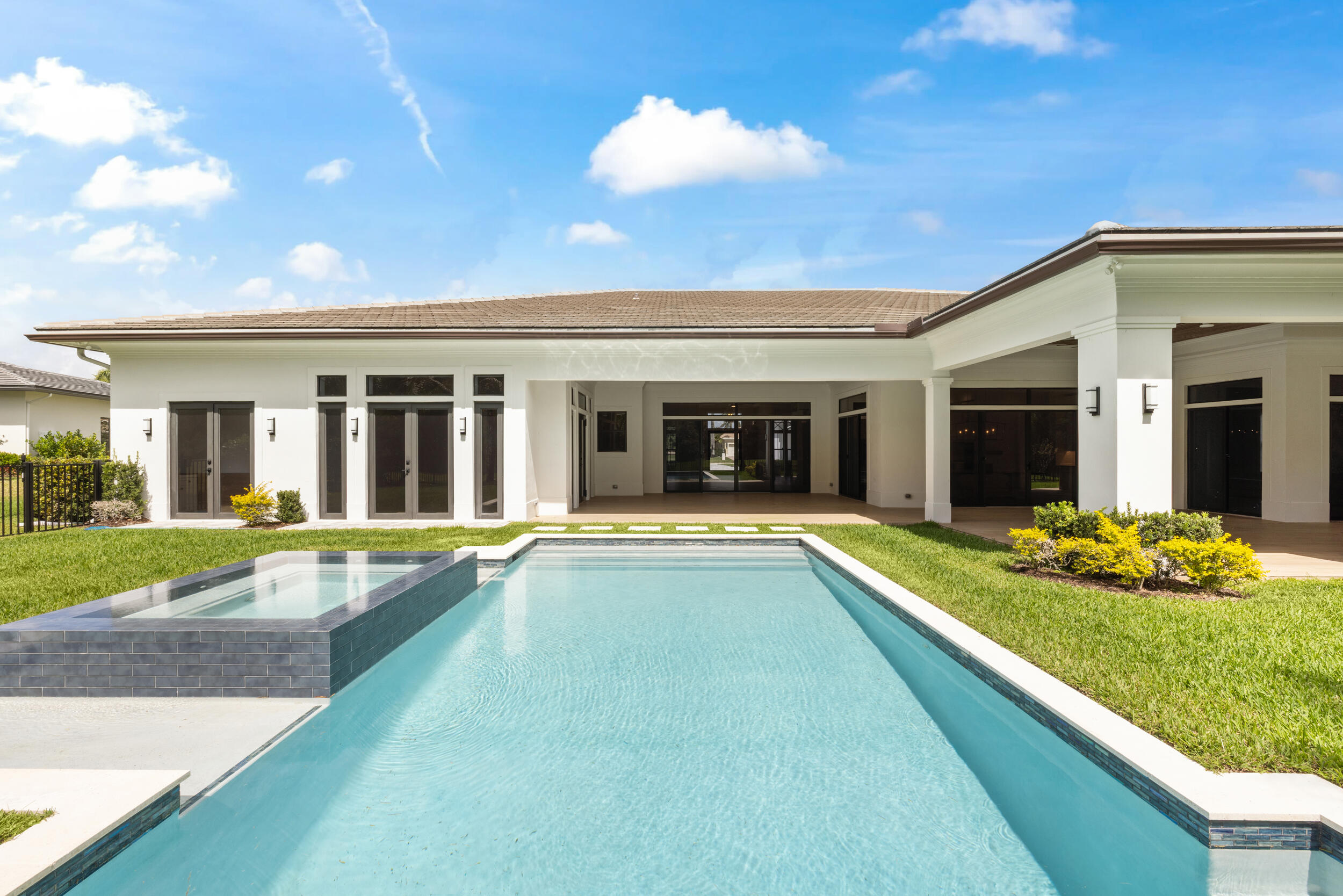 STONEWAL ESTATES - Residential