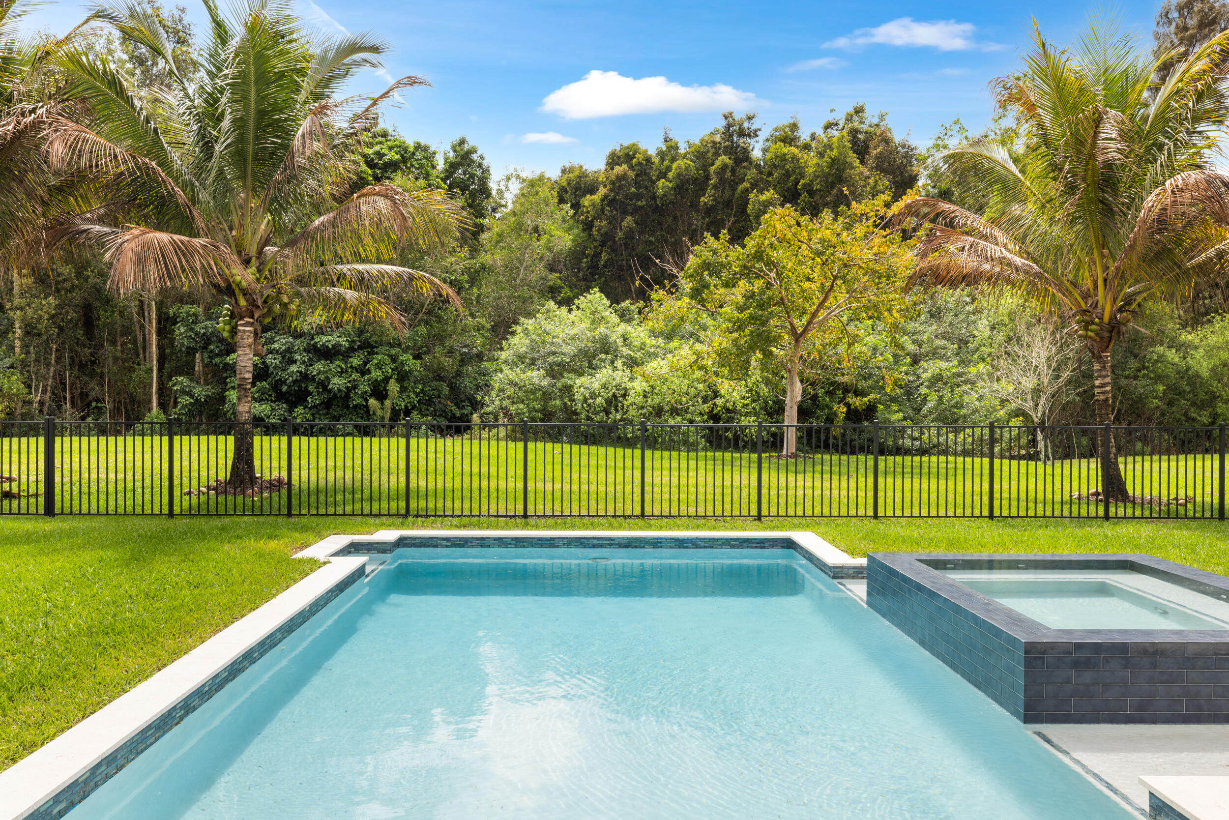 STONEWAL ESTATES - Residential