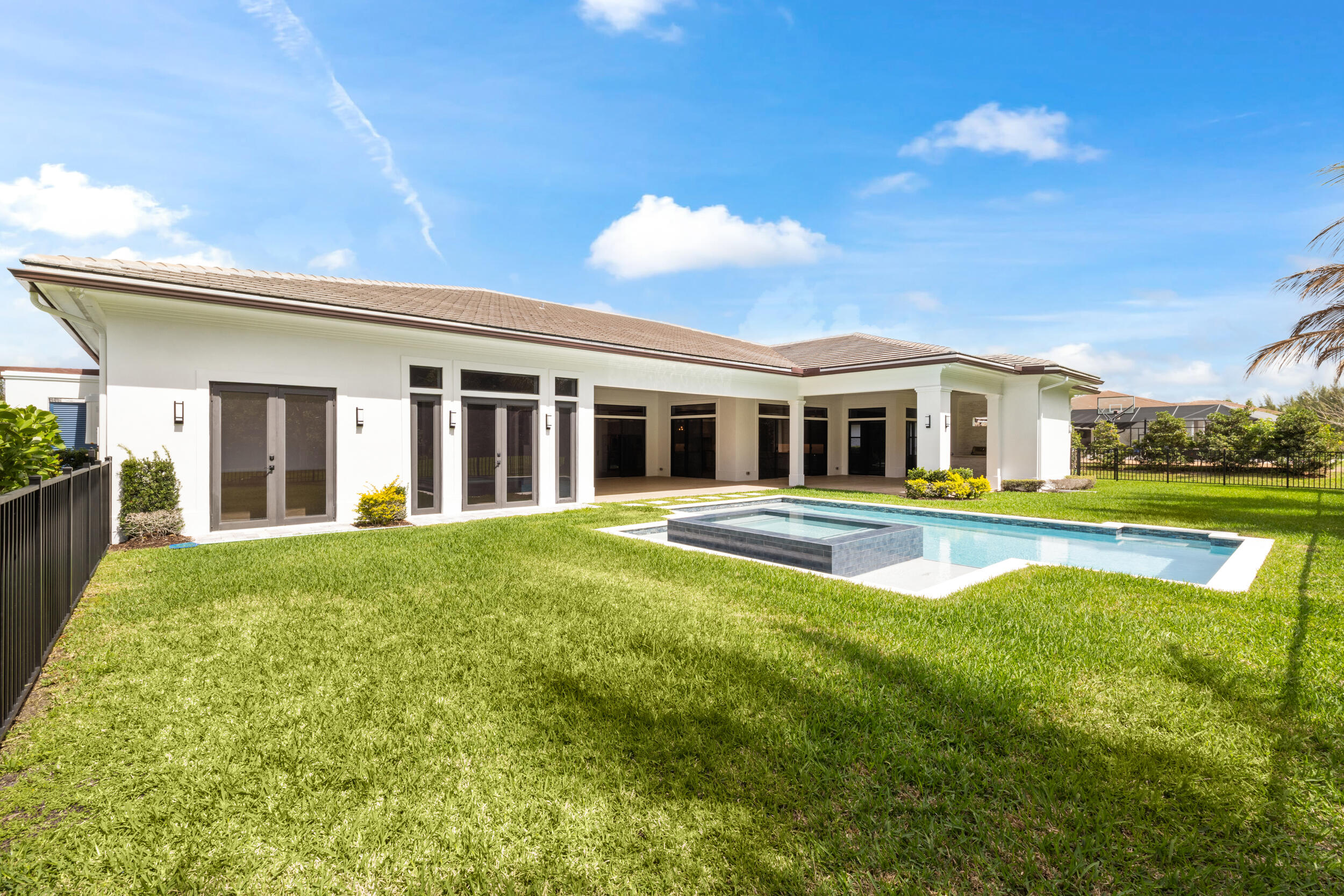 STONEWAL ESTATES - Residential