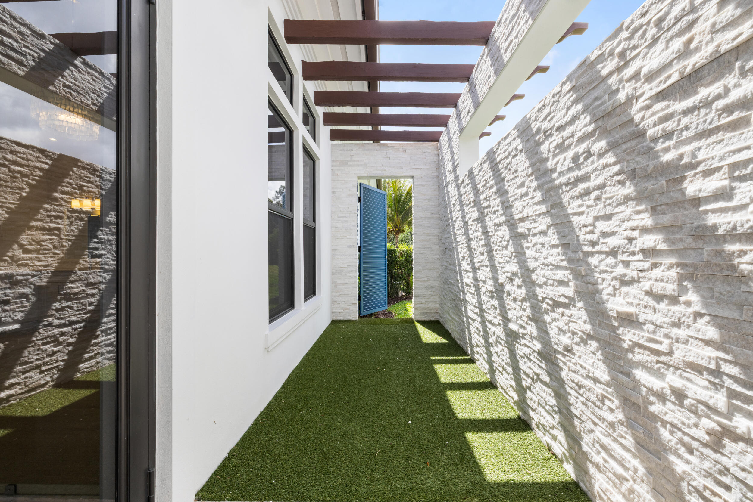 STONEWAL ESTATES - Residential