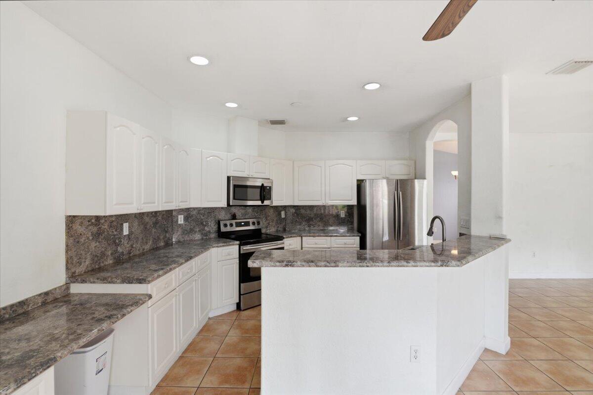 GRAND LAKES PHASE II - Residential