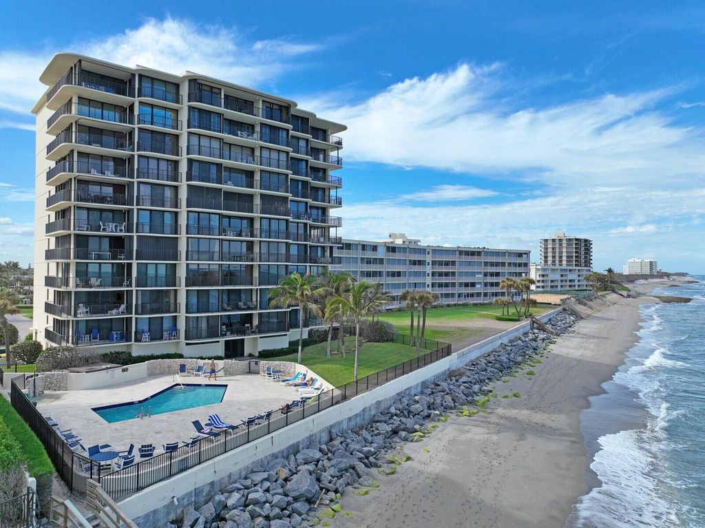 Photo of 200 Beach Road #302, Jupiter, FL 33469 (MLS # R10948870)